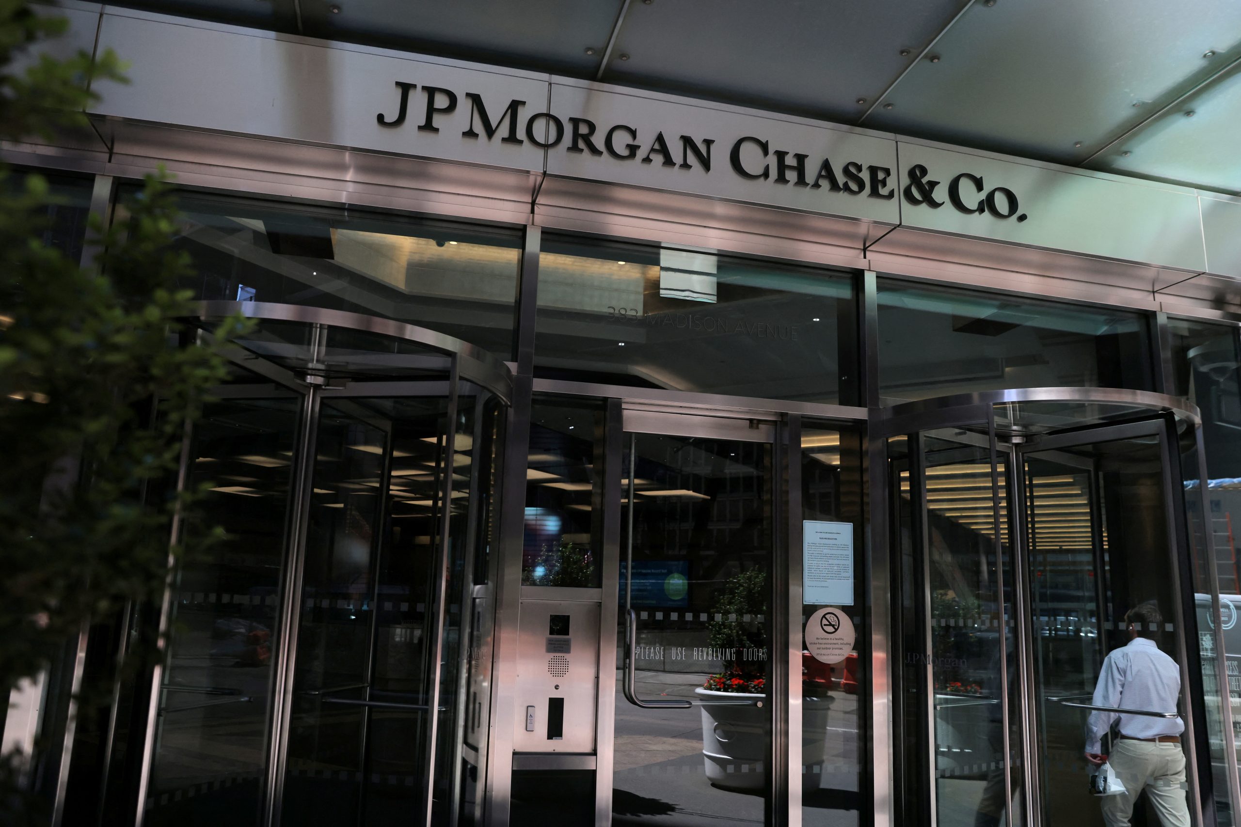 JPMorgan CEO: Recession likely ‘six to nine months from now’