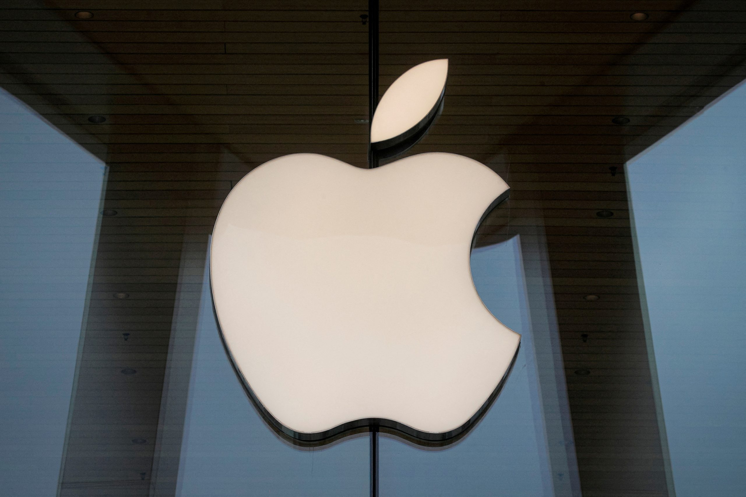 Apple workers vote to unionize second U.S. store