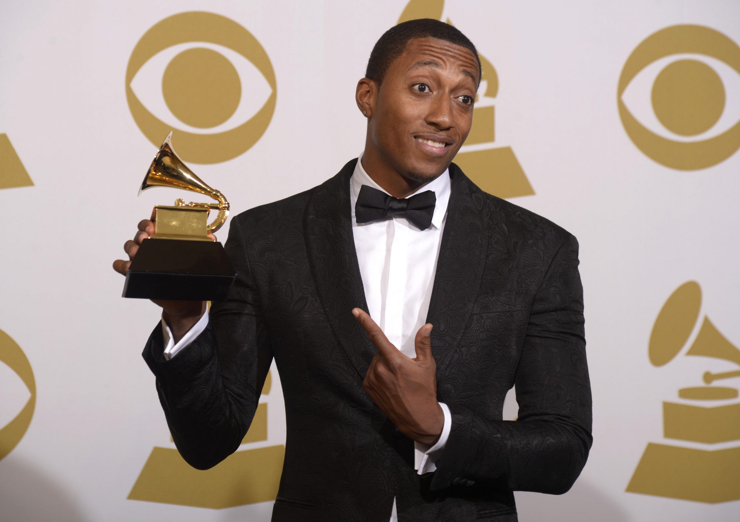 Christian rapper Lecrae under scrutiny for controversial tweet