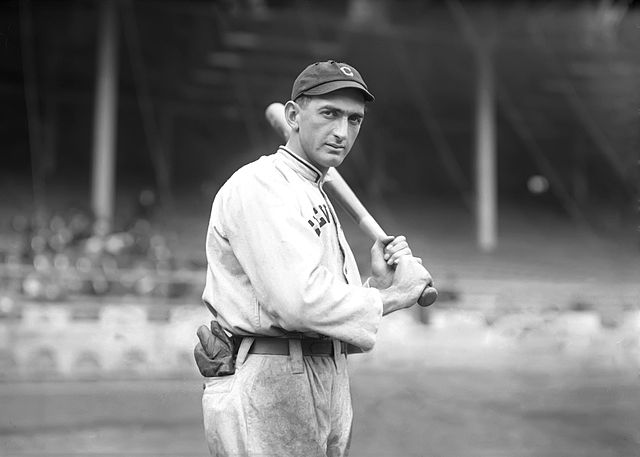 “Shoeless” Joe Jackson photo sells for record .47 million