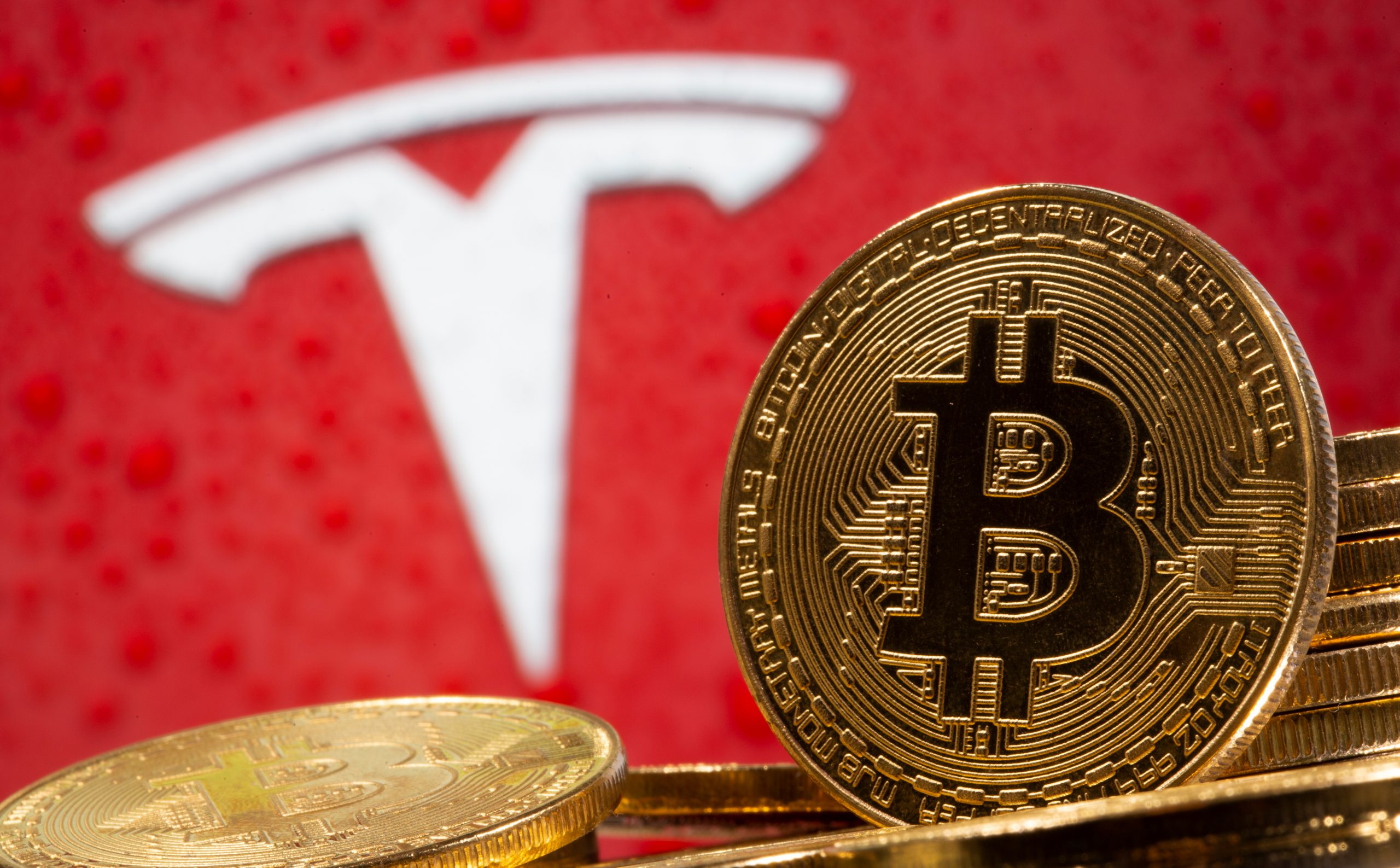 Musk’s Tesla Electrifies Bitcoin with .5 Billion Bet