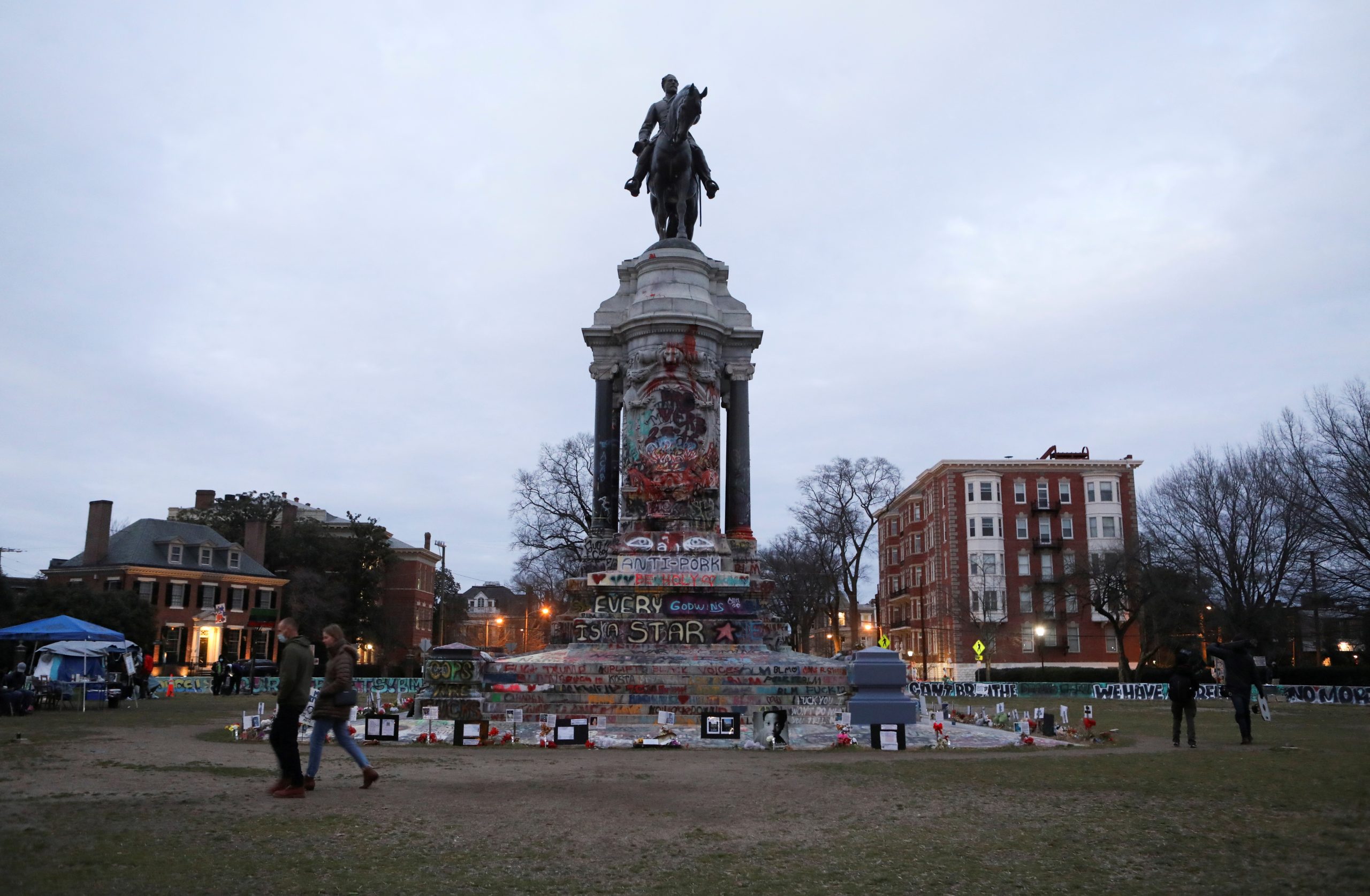 Virginia Court Allows Removal Of Civil War General Robert E. Lee Statue