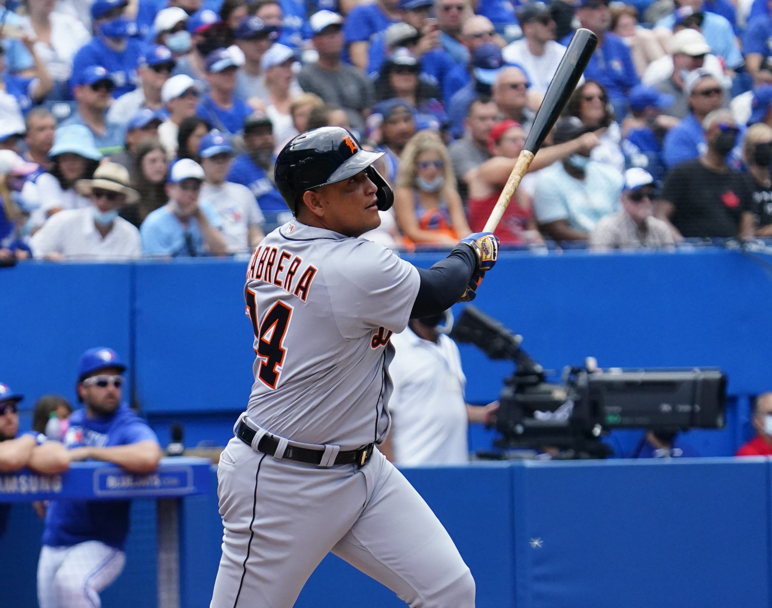 Detroit Tigers Slugger Miguel Cabrera Hits 500th Home Run