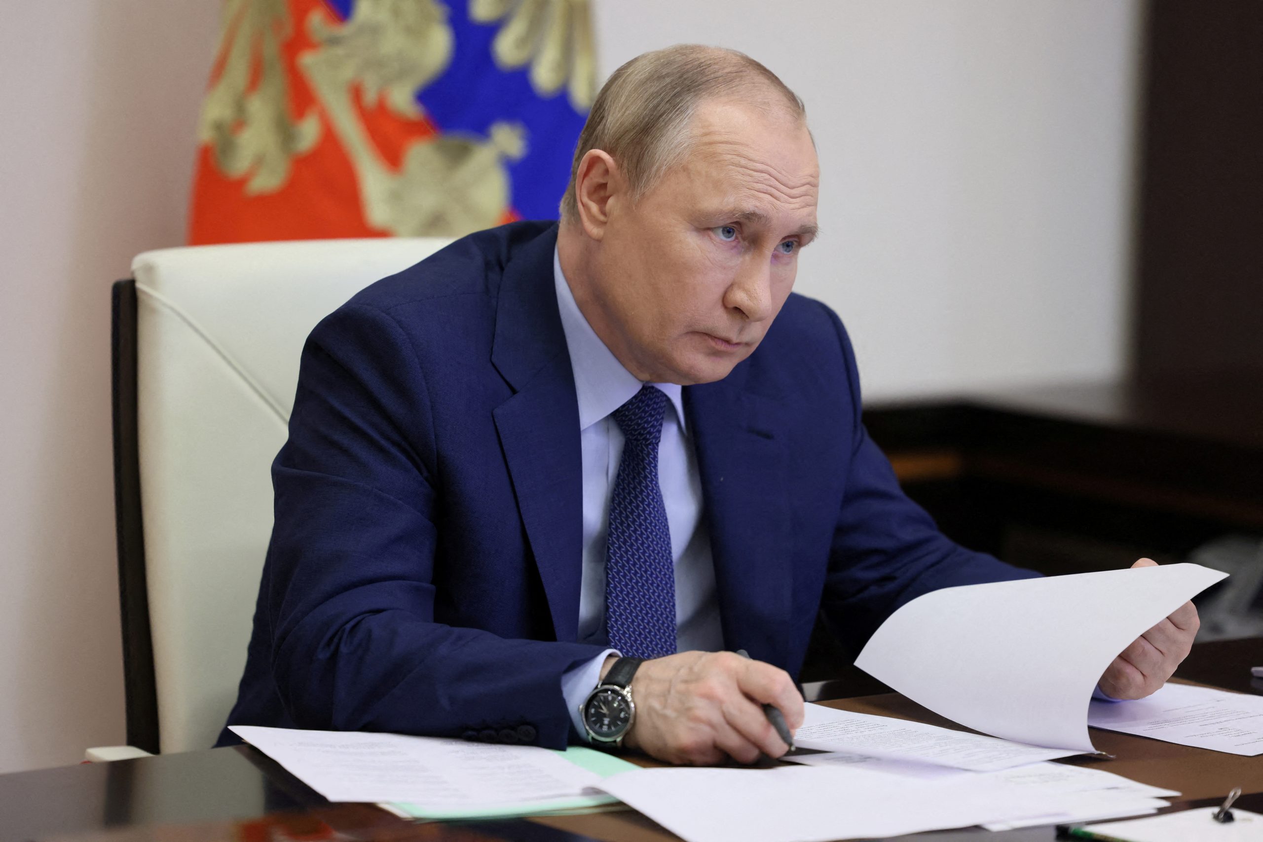 Putin battling advanced cancer, survived assassination plot according to U.S. intel