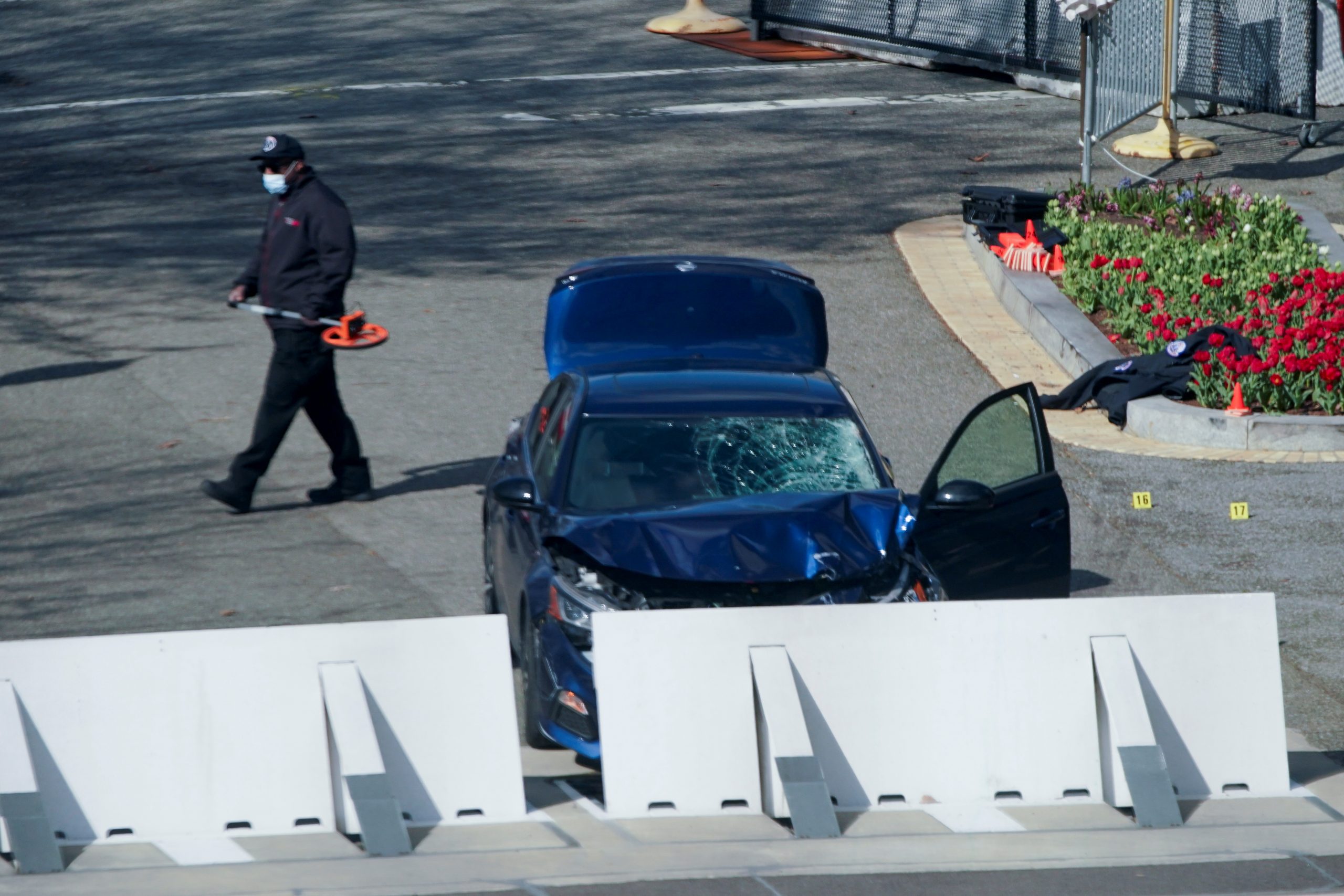 Police Officer Killed In Vehicle Attack on U.S. Capitol