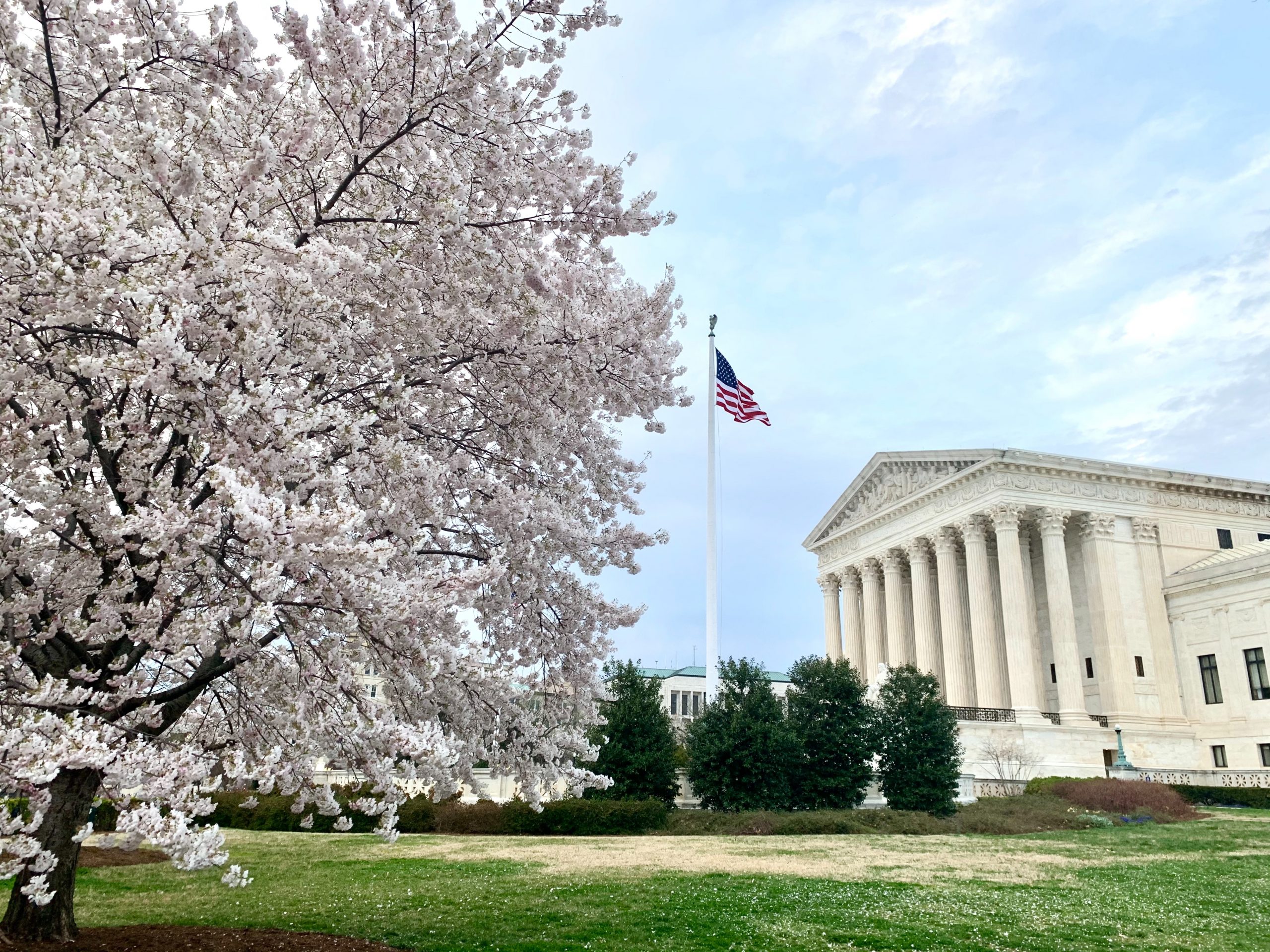 Biden to meet with select Senate Judiciary Committee members to discuss Breyer’s replacement