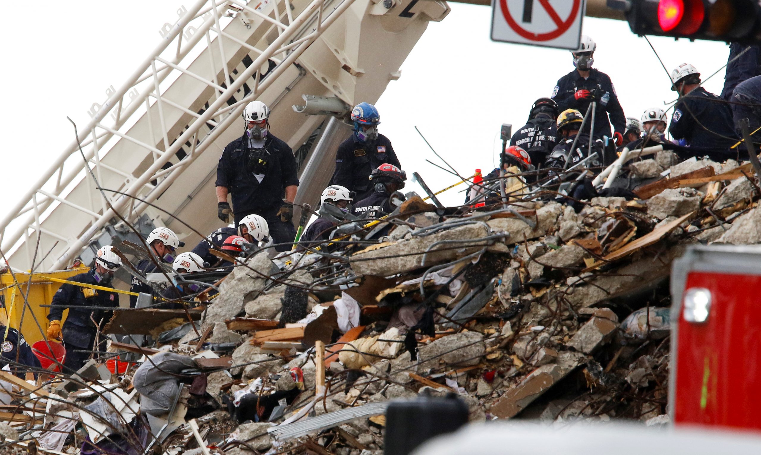 Christians In Miami Come To Aid Of Condo Collapse Rescue