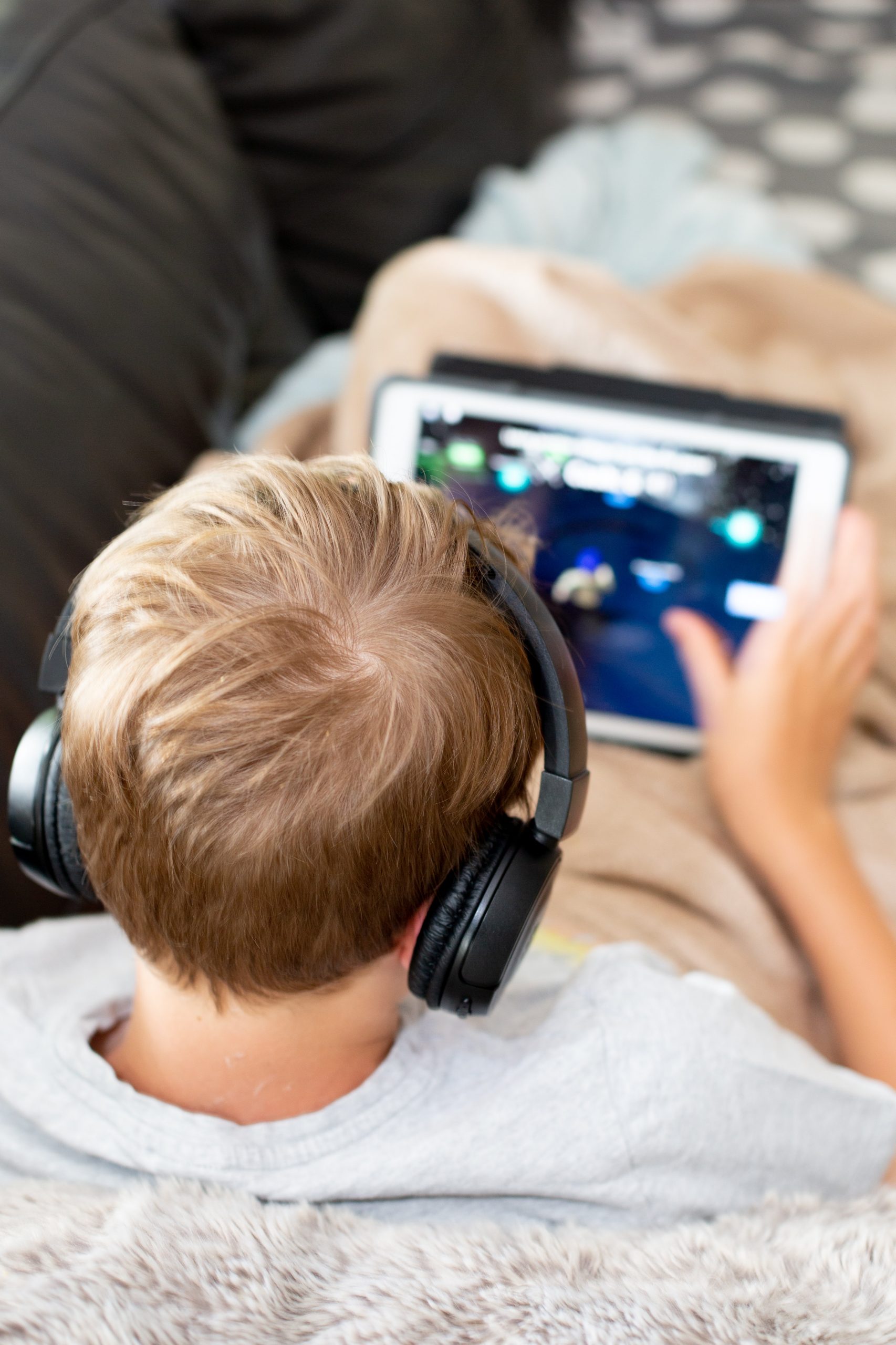 New study finds adolescent screen time doubled during the pandemic