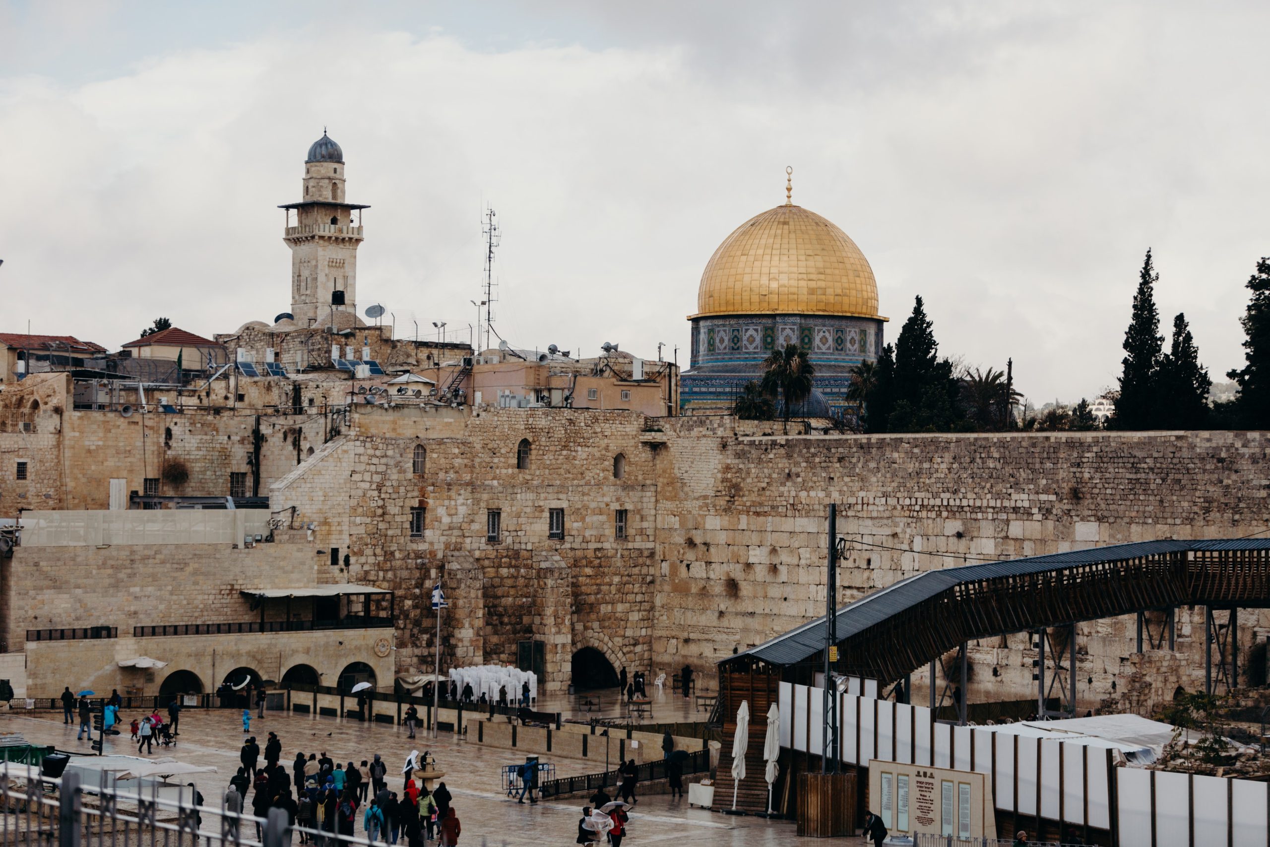 Palestinians clash with Israeli police at Temple Mount in most recent aggression