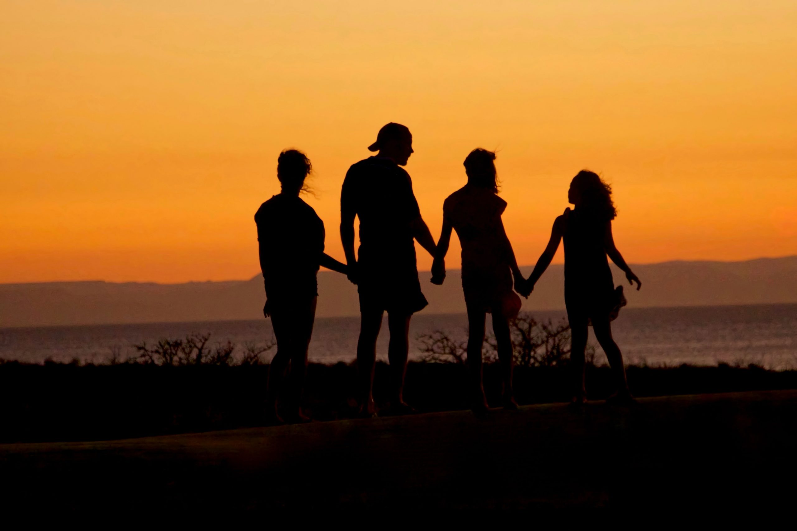 Tennessee couple adopts four foster siblings in time for Christmas