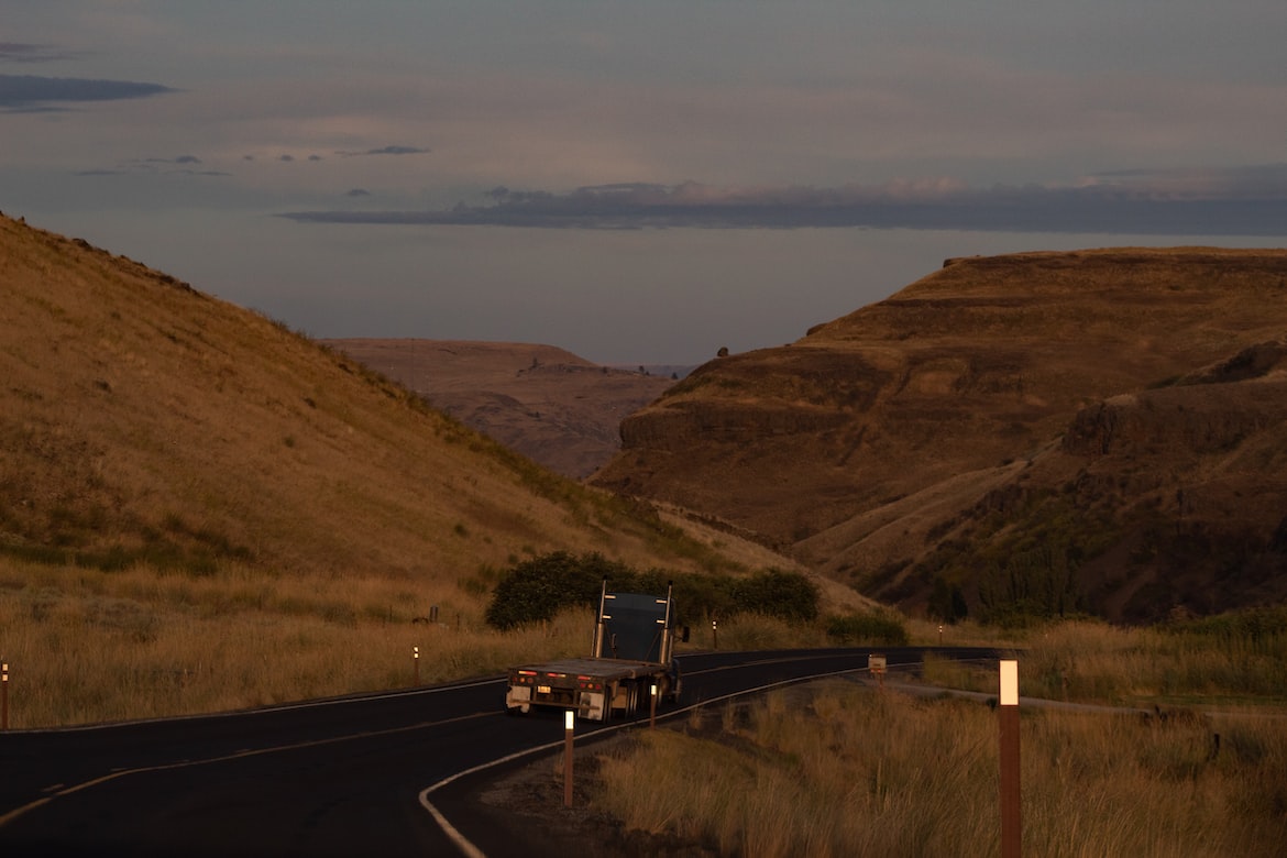 Truck driving numbers drop by 80,000