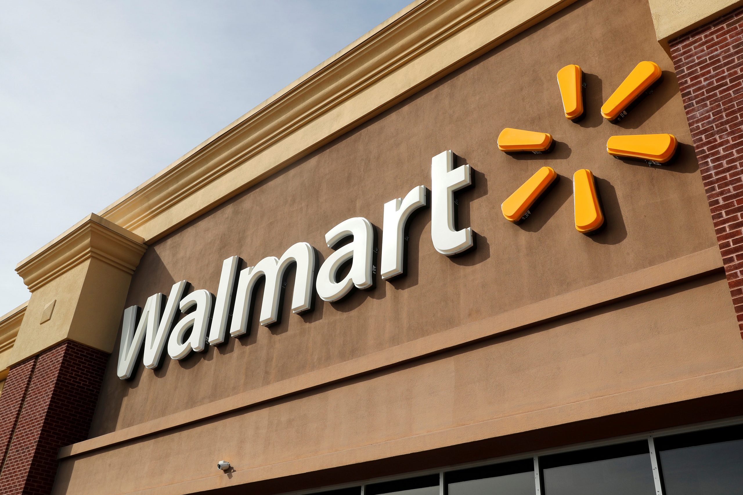 Walmart to Invest $1 Billion in College Tuition and Books