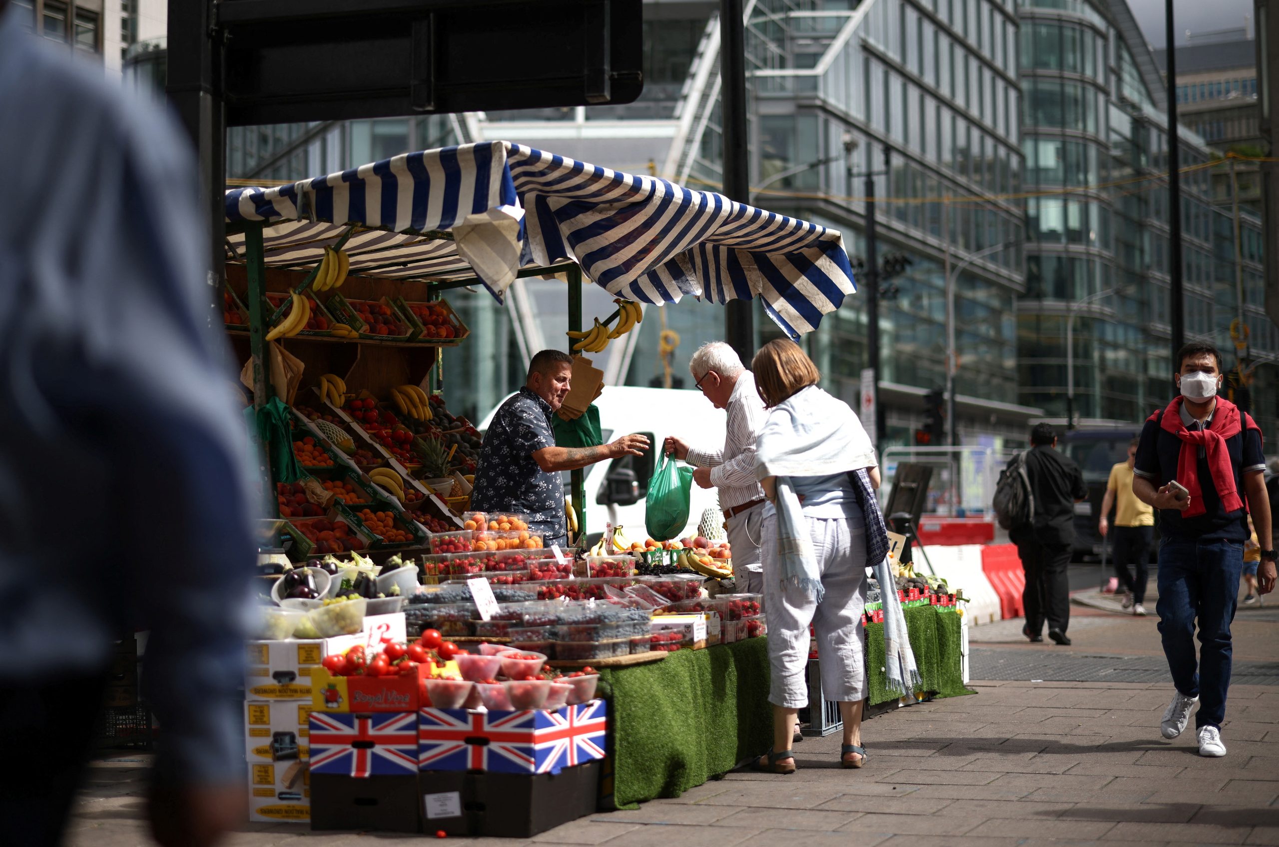 UK inflation hits 41-year high as Hunt readies tough budget