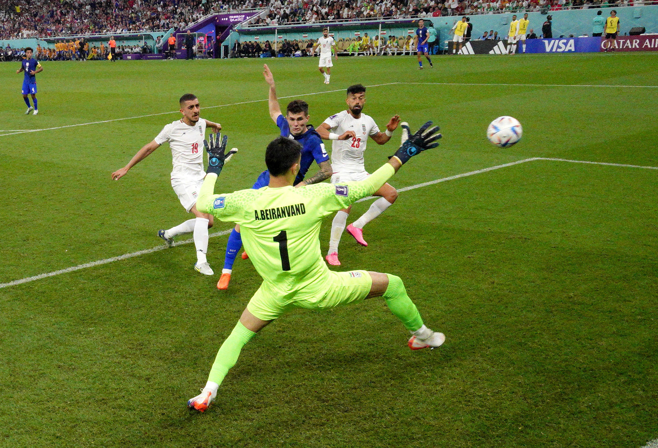 Wounded Pulisic sends United States through to last 16