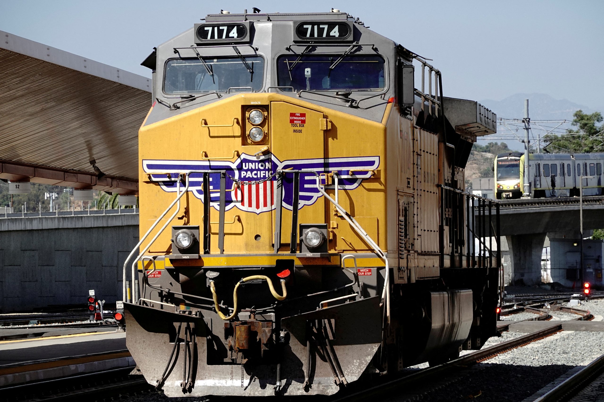 U.S. House votes to block rail strike, mandate paid sick leave