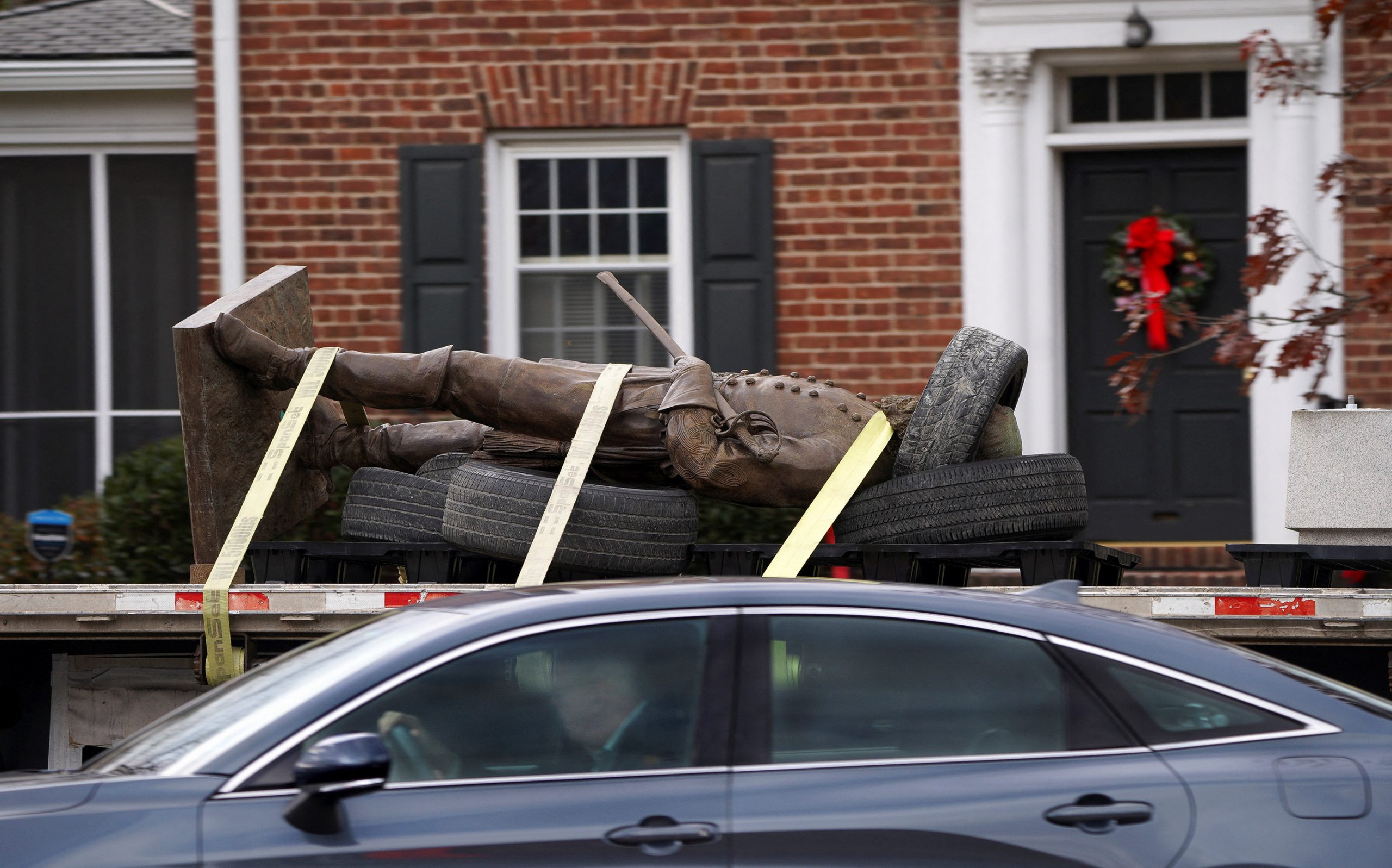 PA Columbus statue ordered uncovered, VA Confederate monument removed