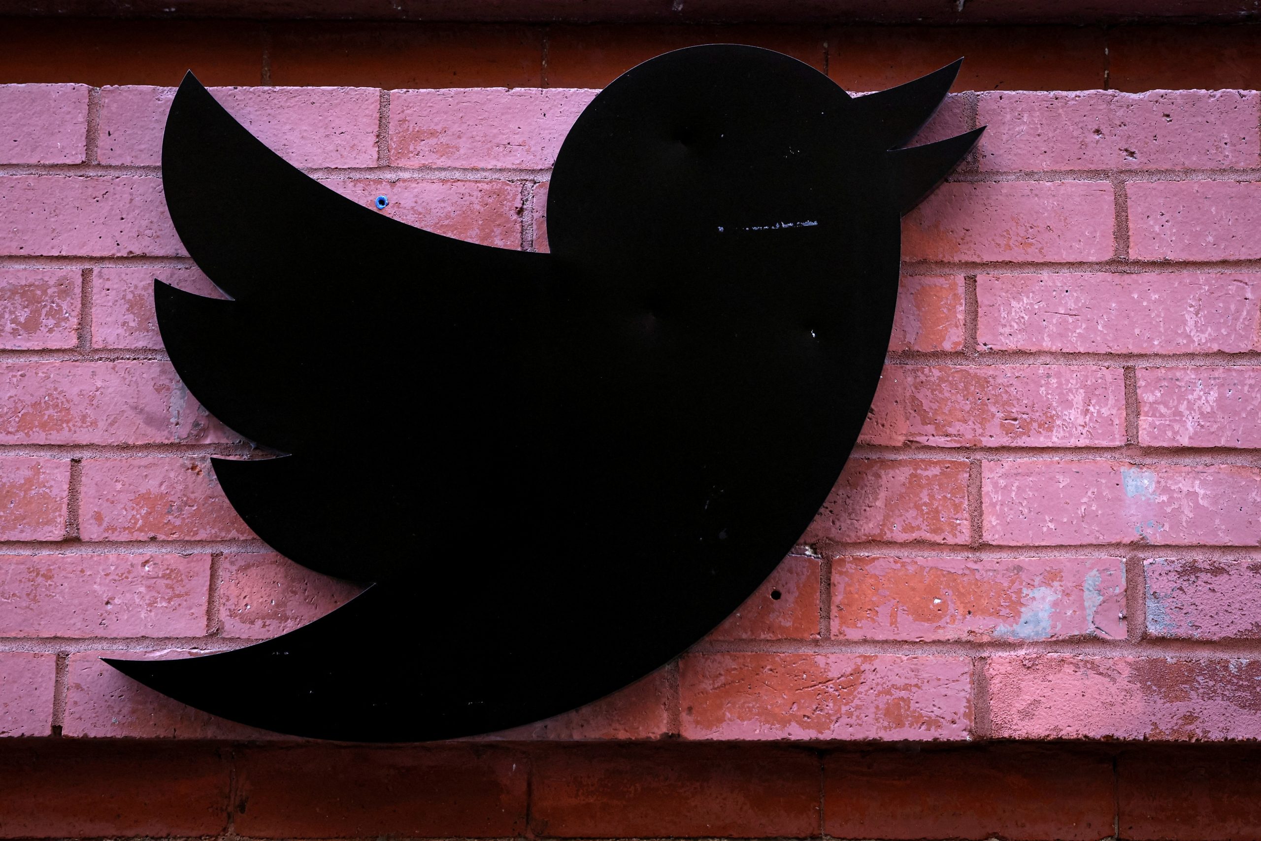 Twitter suspends journalists over doxxing allegations