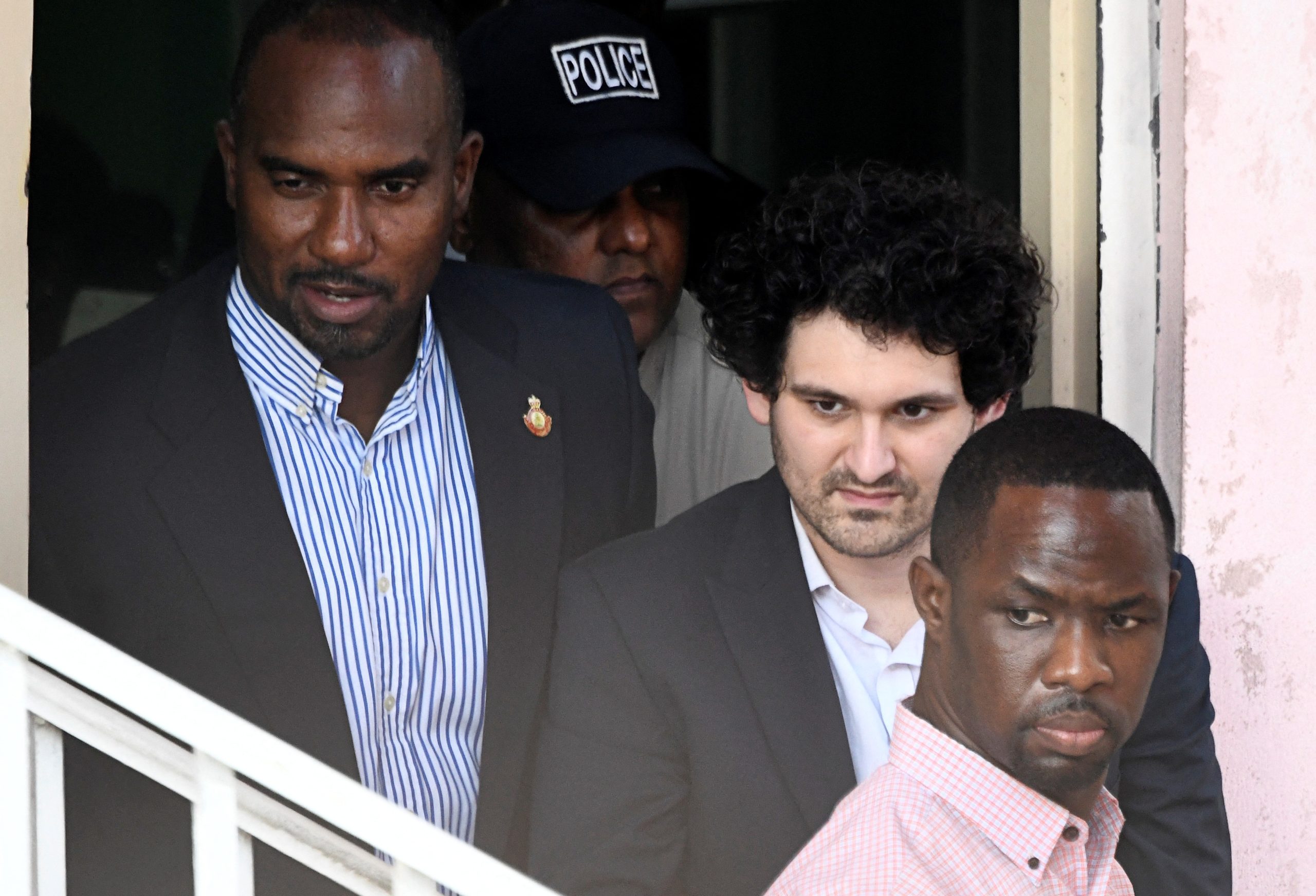 FTX’s Bankman-Fried signs extradition papers as hearing looms