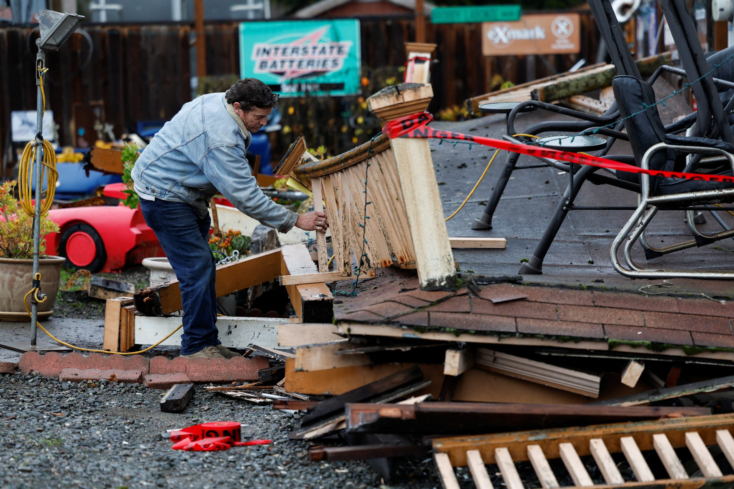 Thousands without power after earthquake rattles northern California