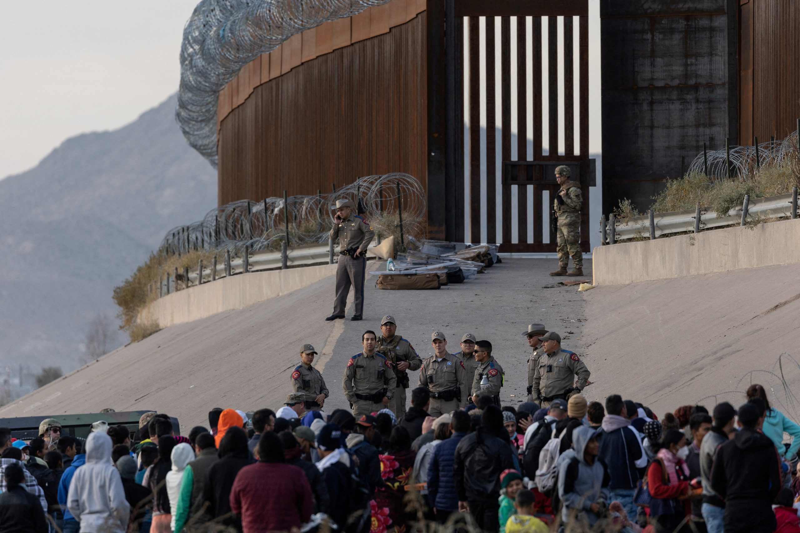 Biden administration bars border agents from releasing migrant border data