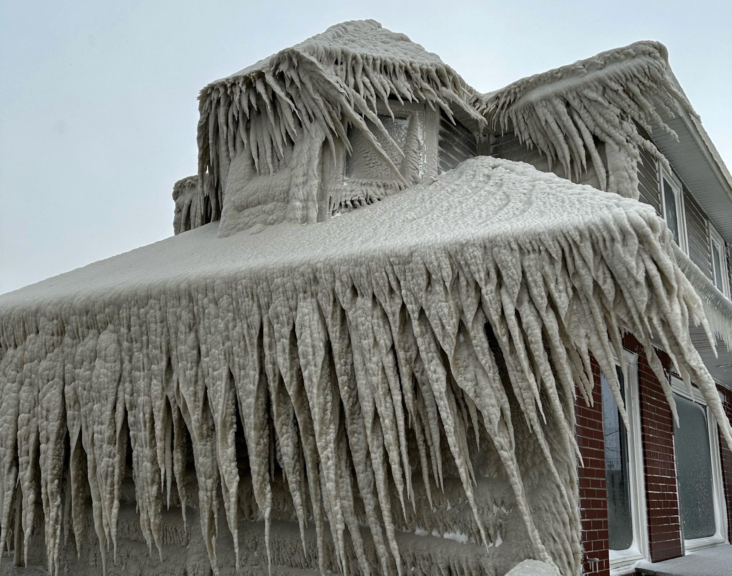 At least 50 killed as blizzard sweeps through north, freeze grips US