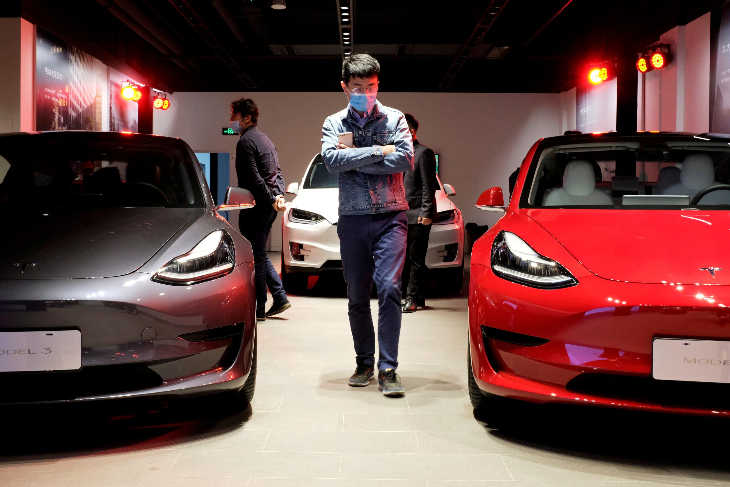 Tesla used car price bubble pops, weighs on new car demand