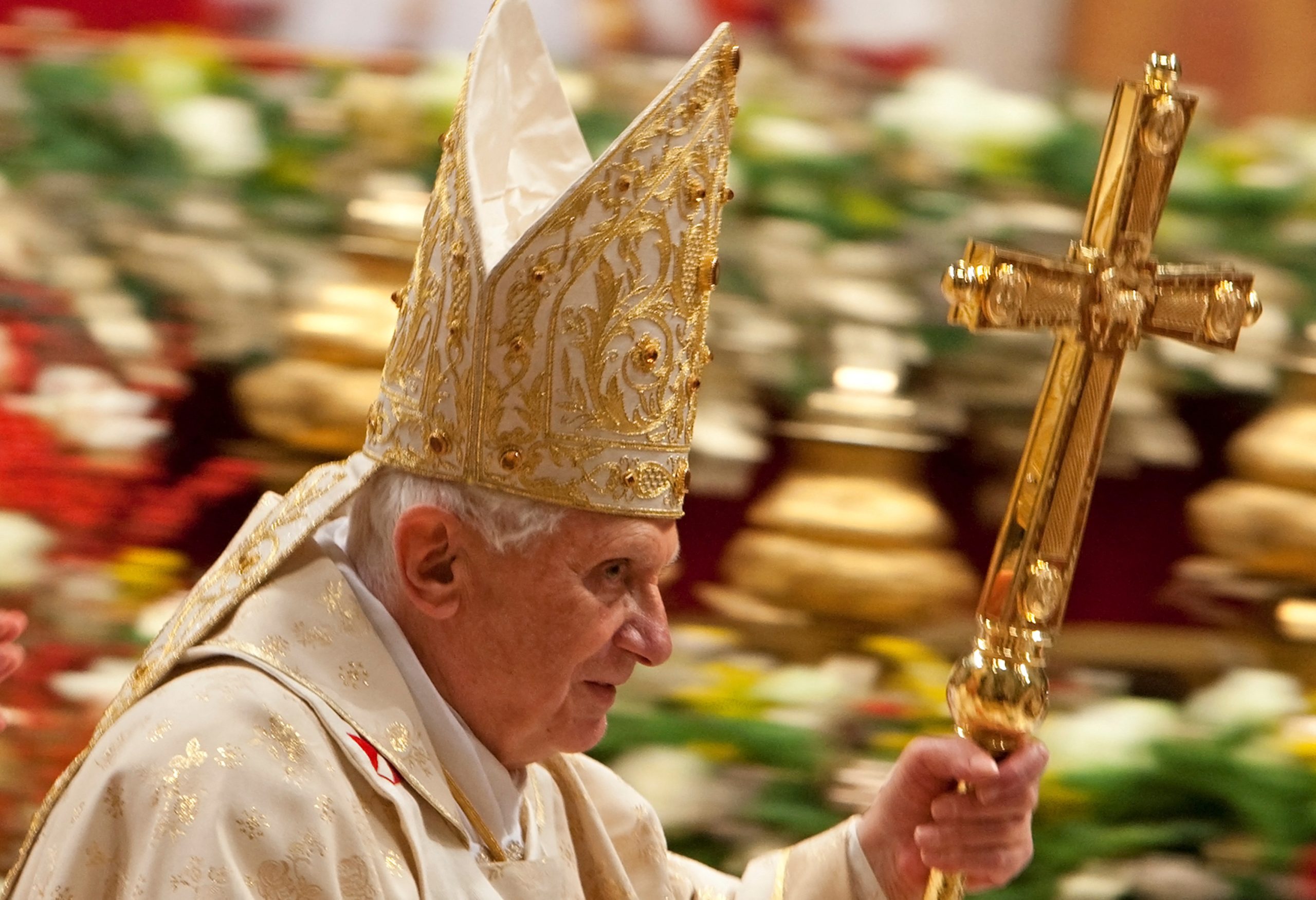 Former Pope Benedict, hero to Catholic conservatives, dies