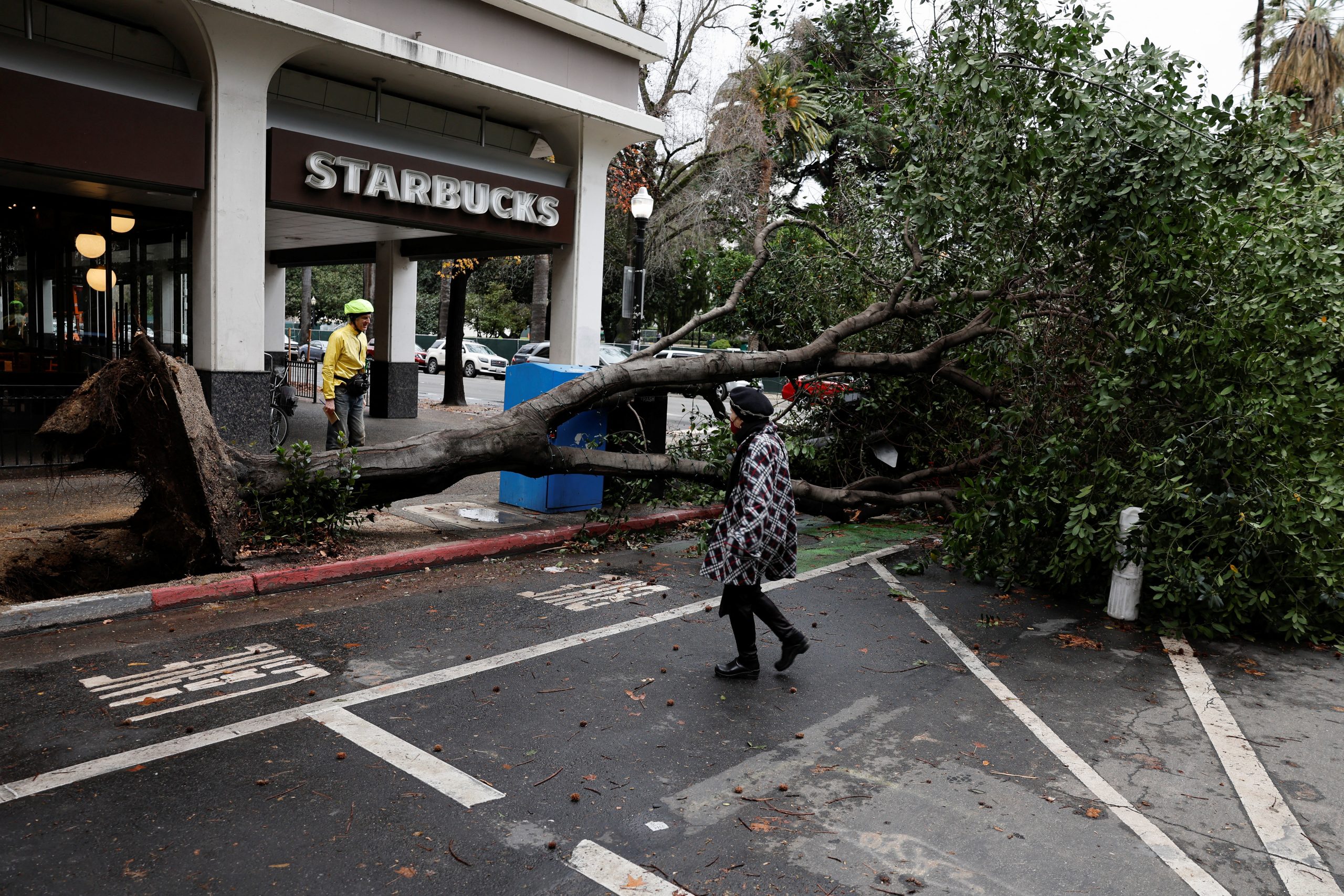 California storm kills child, leaves thousands without power