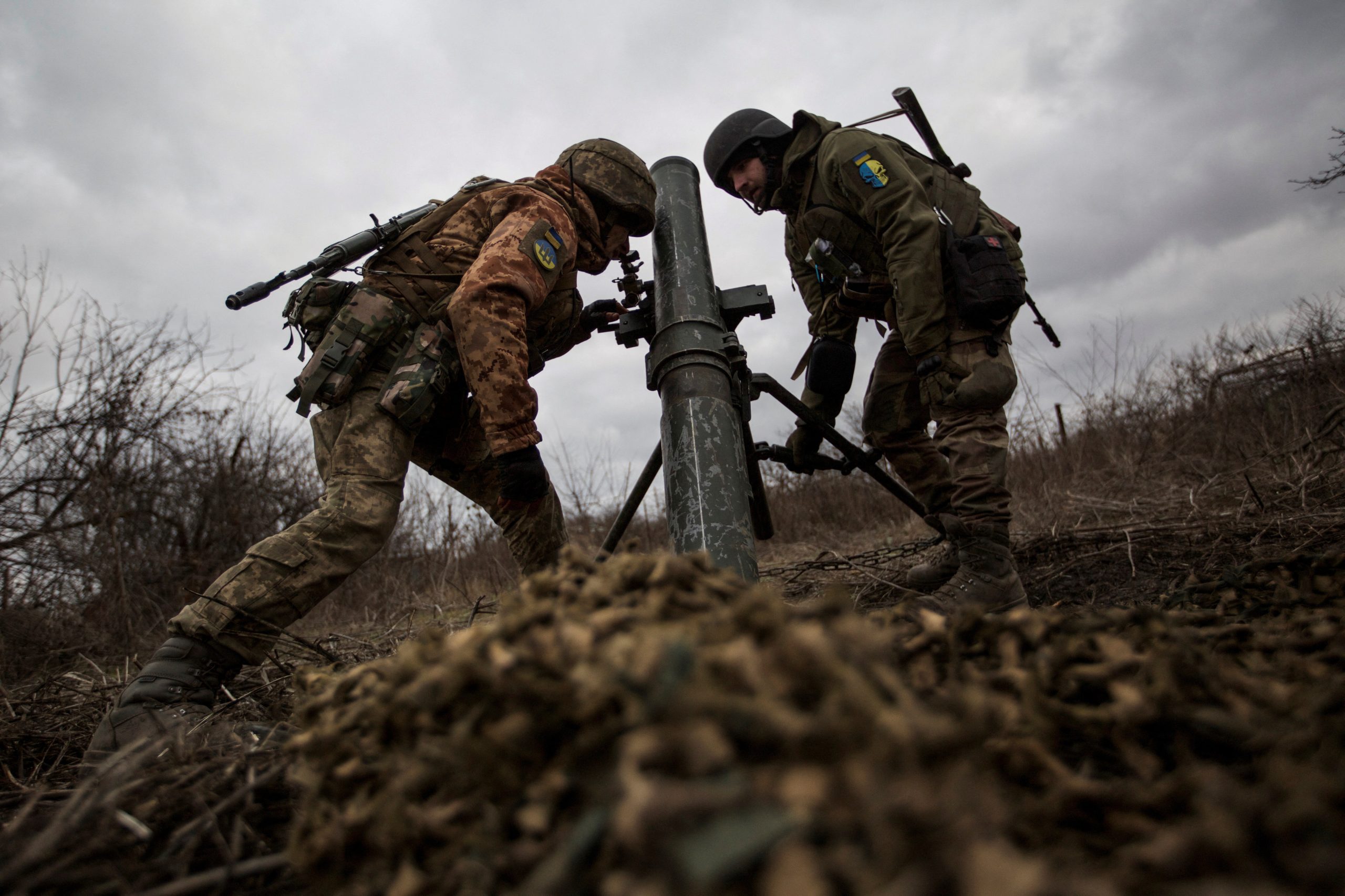 Ukraine update: Zelenskyy urges West to send in heavy tanks amid brutal ground combat in eastern front