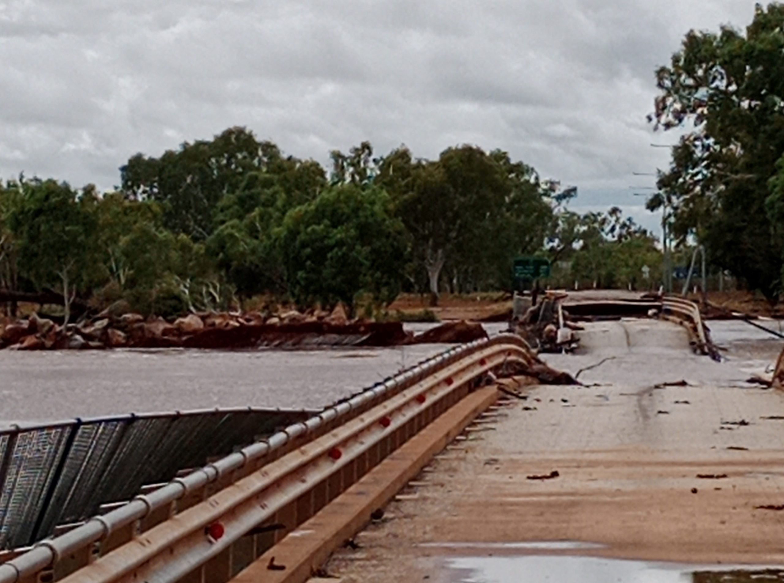 Many Western Australia communities isolated in ‘record-breaking’ floods