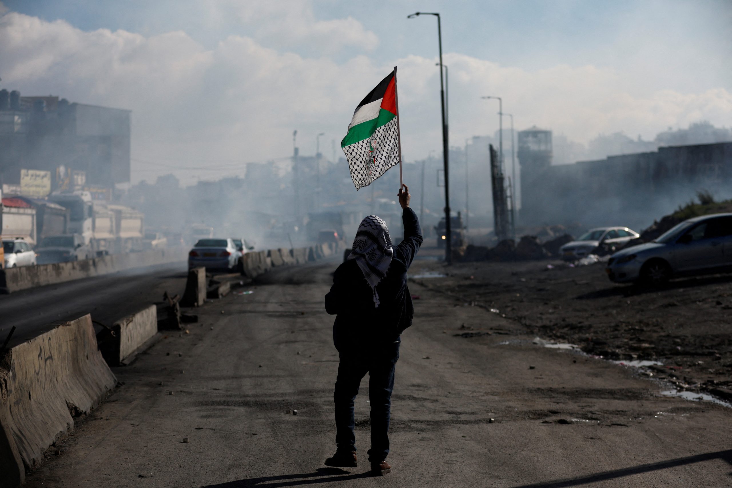 Israel’s Ben-Gvir tells police to remove Palestinian flags from public space