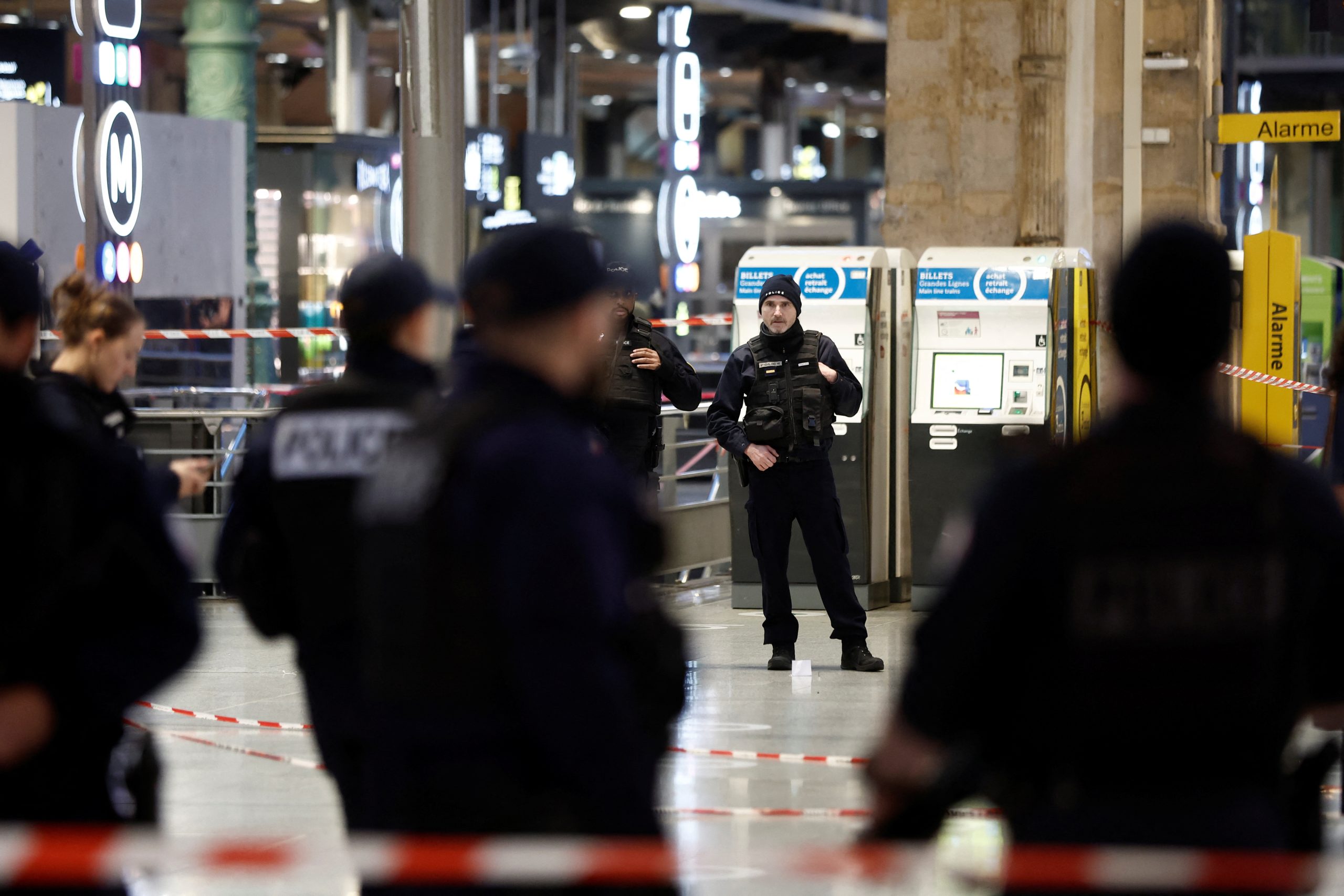 Man wounds six people at Paris Gare du Nord station