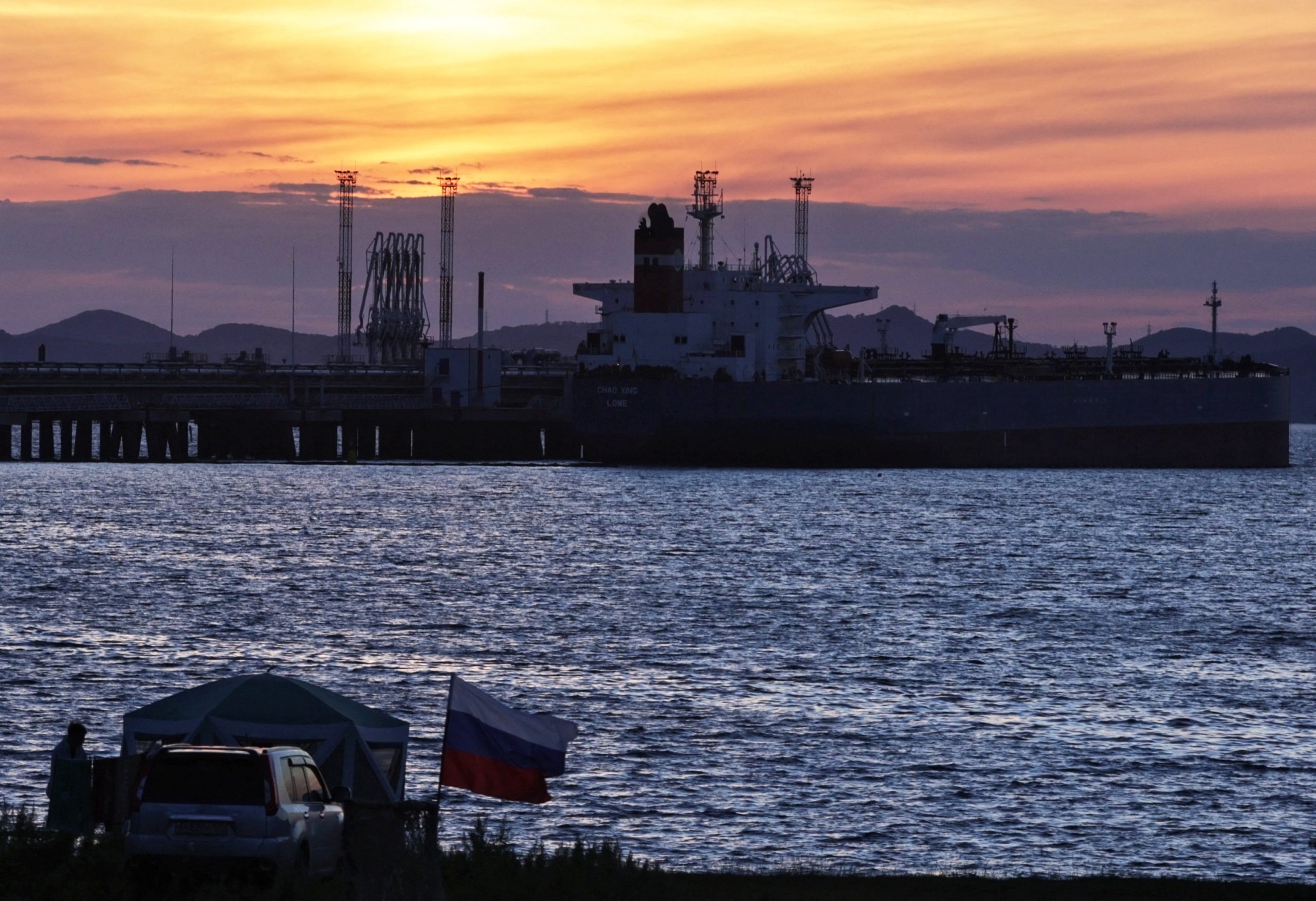 Oil prices hit two-week highs on hopes of China demand rebound