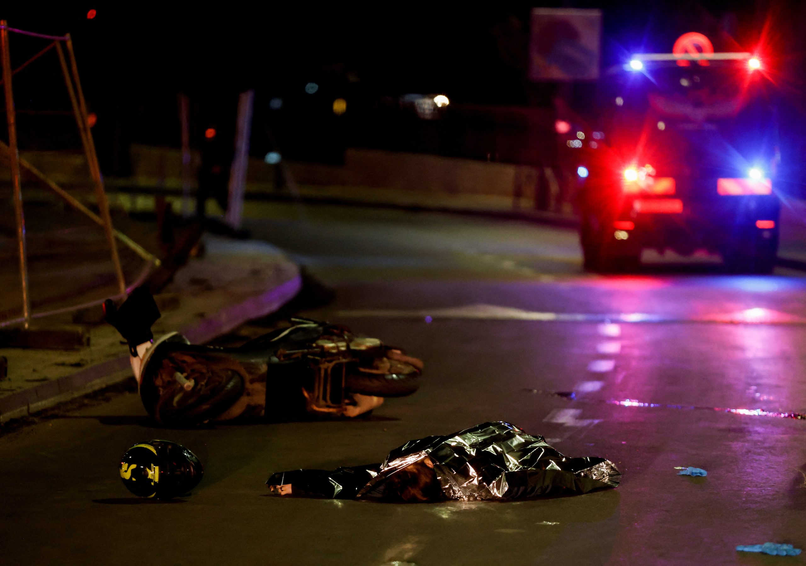 Seven dead in Jerusalem synagogue shooting, Israeli officials say