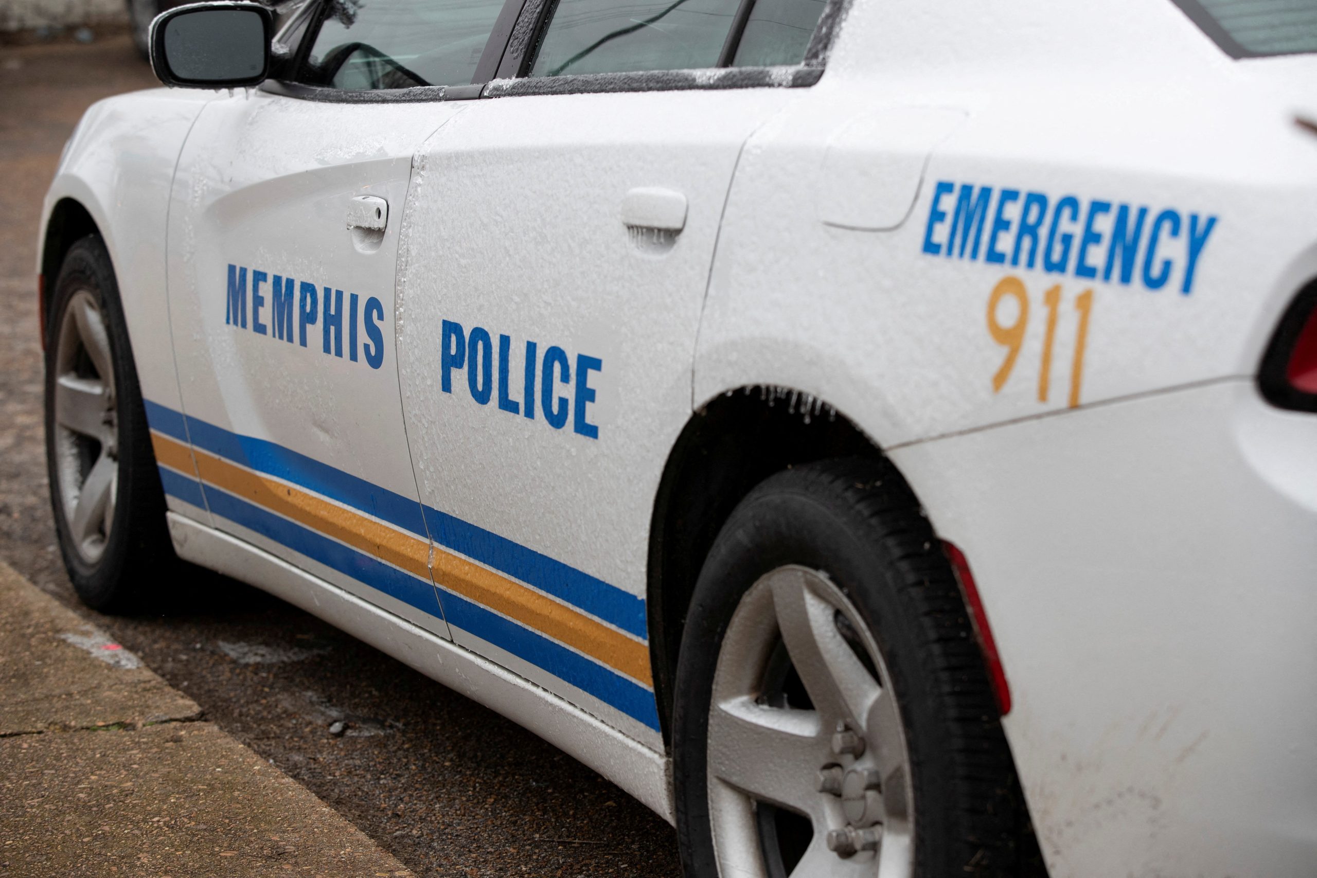 Memphis police officer took pictures of handcuffed, beaten Tyre Nichols