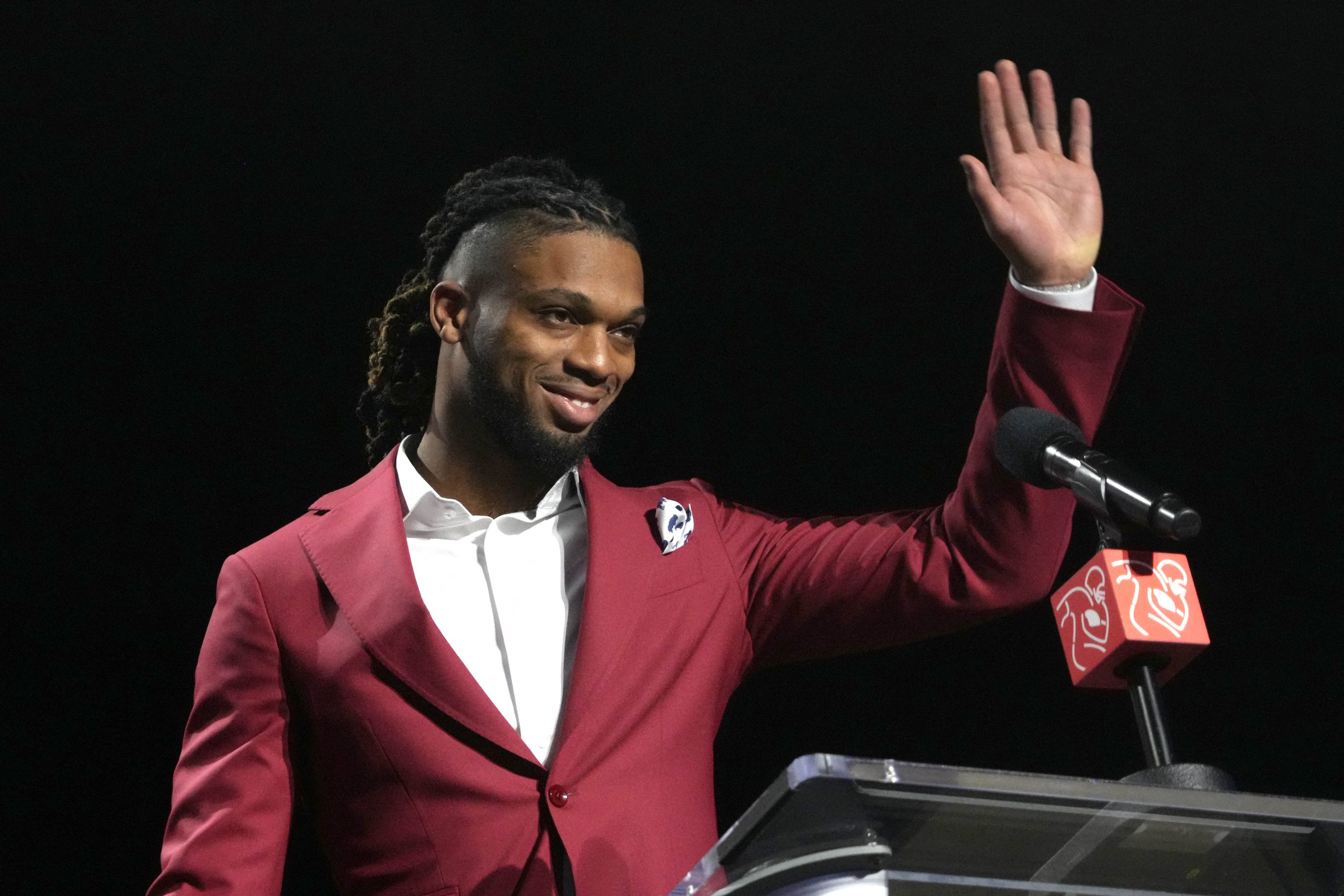 Damar Hamlin thanks God at NFL Honors gala