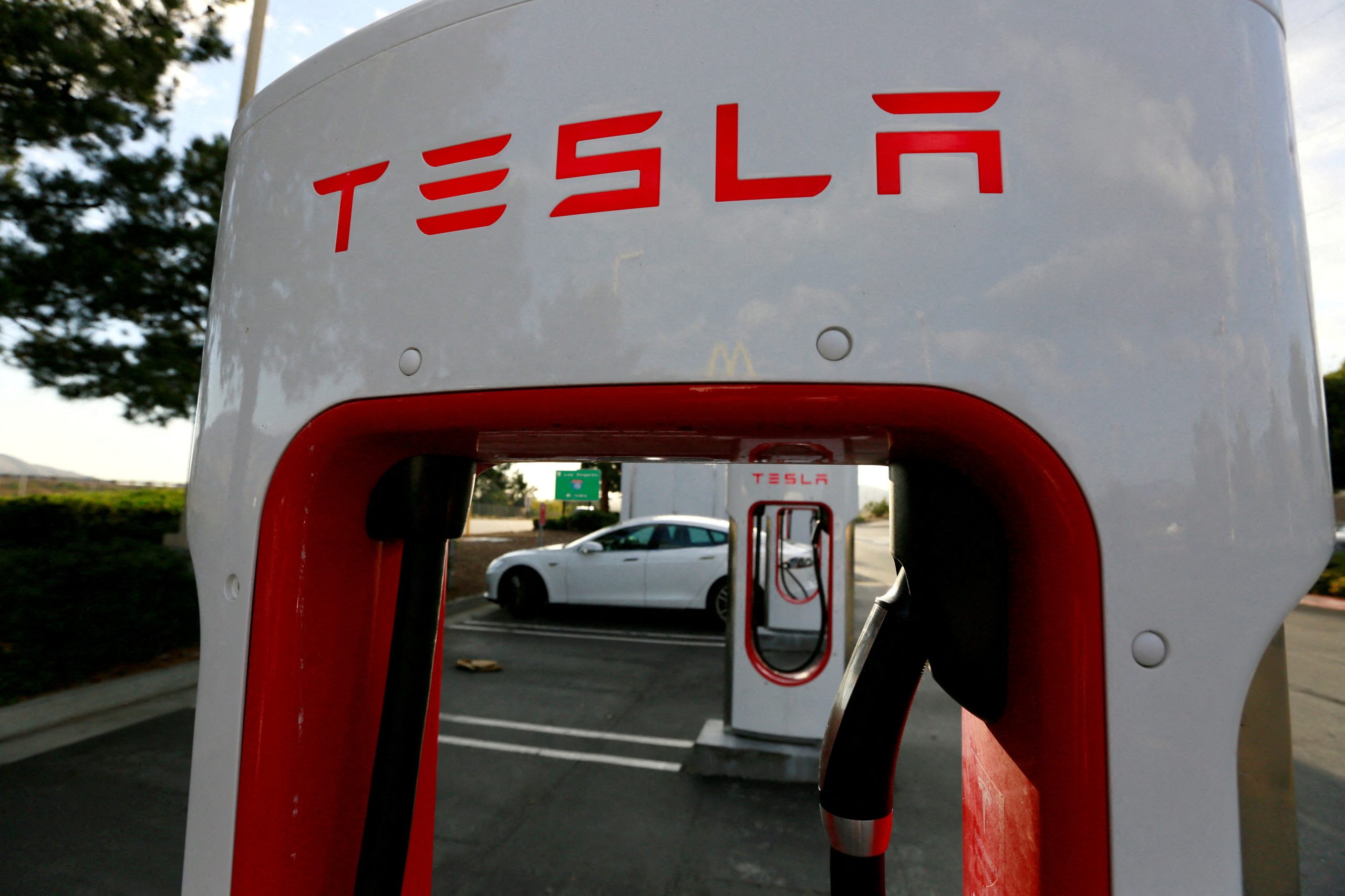 Tesla recalls 362k US vehicles to update Full Self-Driving software