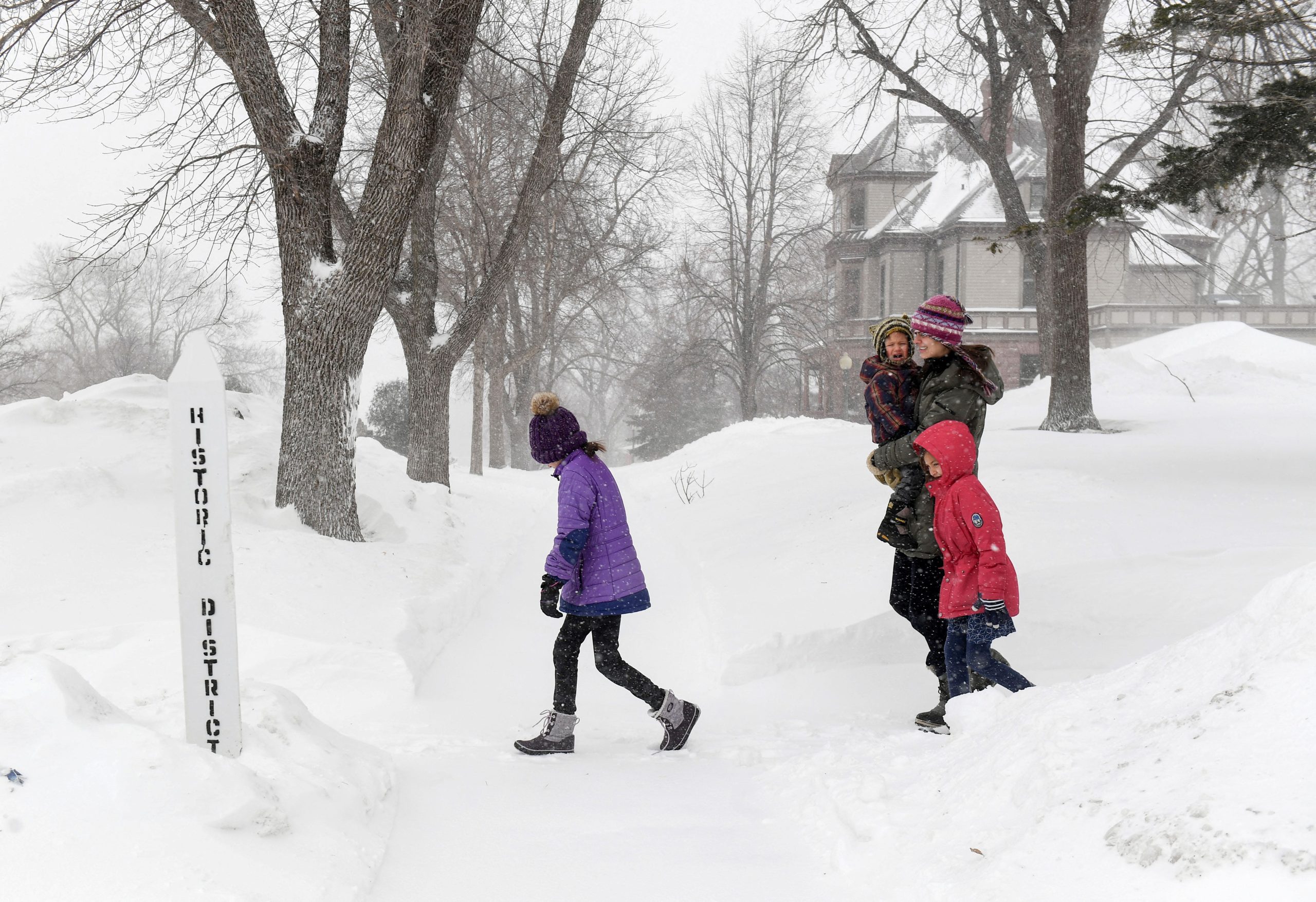 From LA to Minneapolis, US bashed by severe winter storms