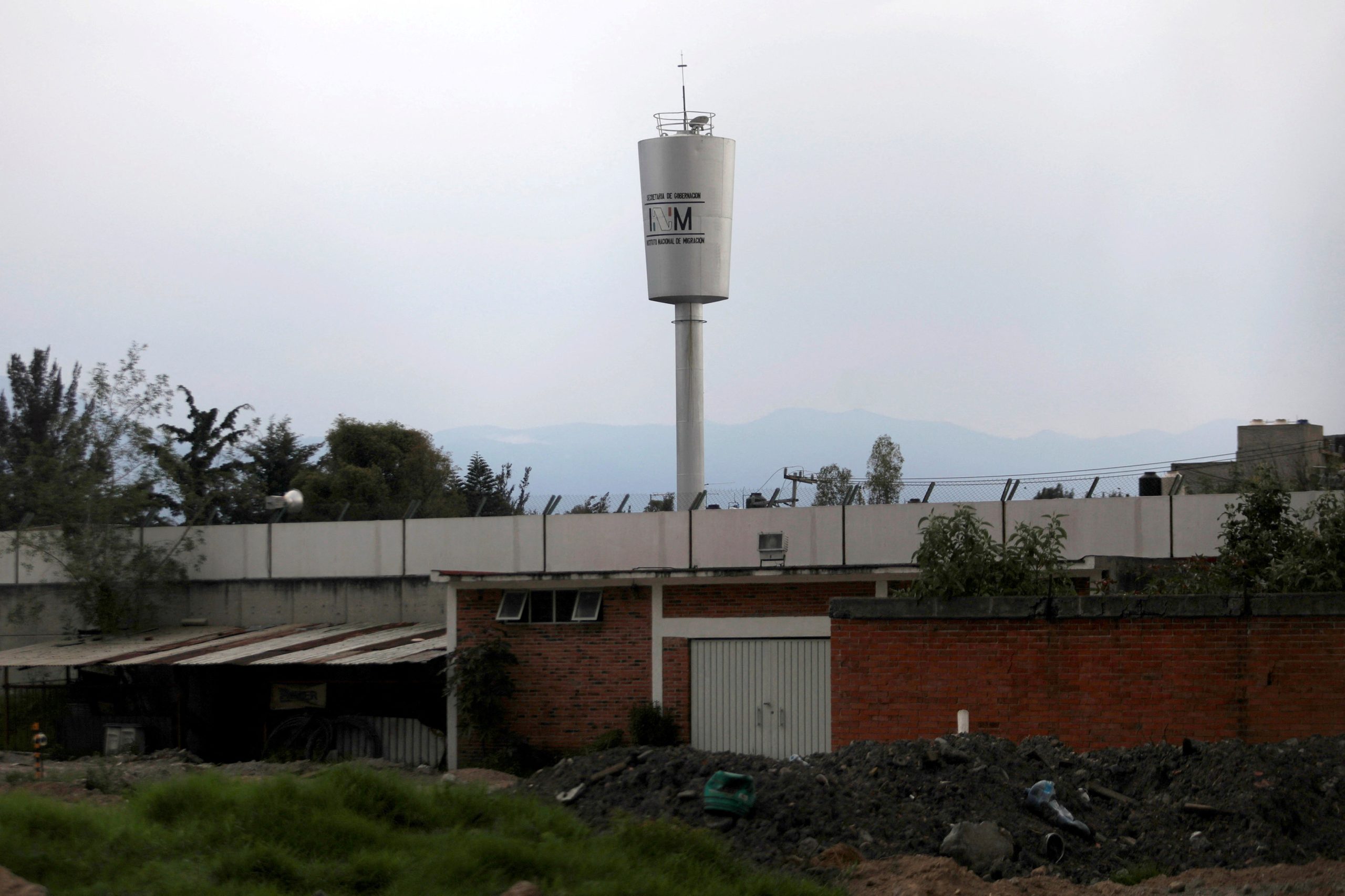 103 unaccompanied minors, hundreds of adults found in abandoned trailer in Mexico