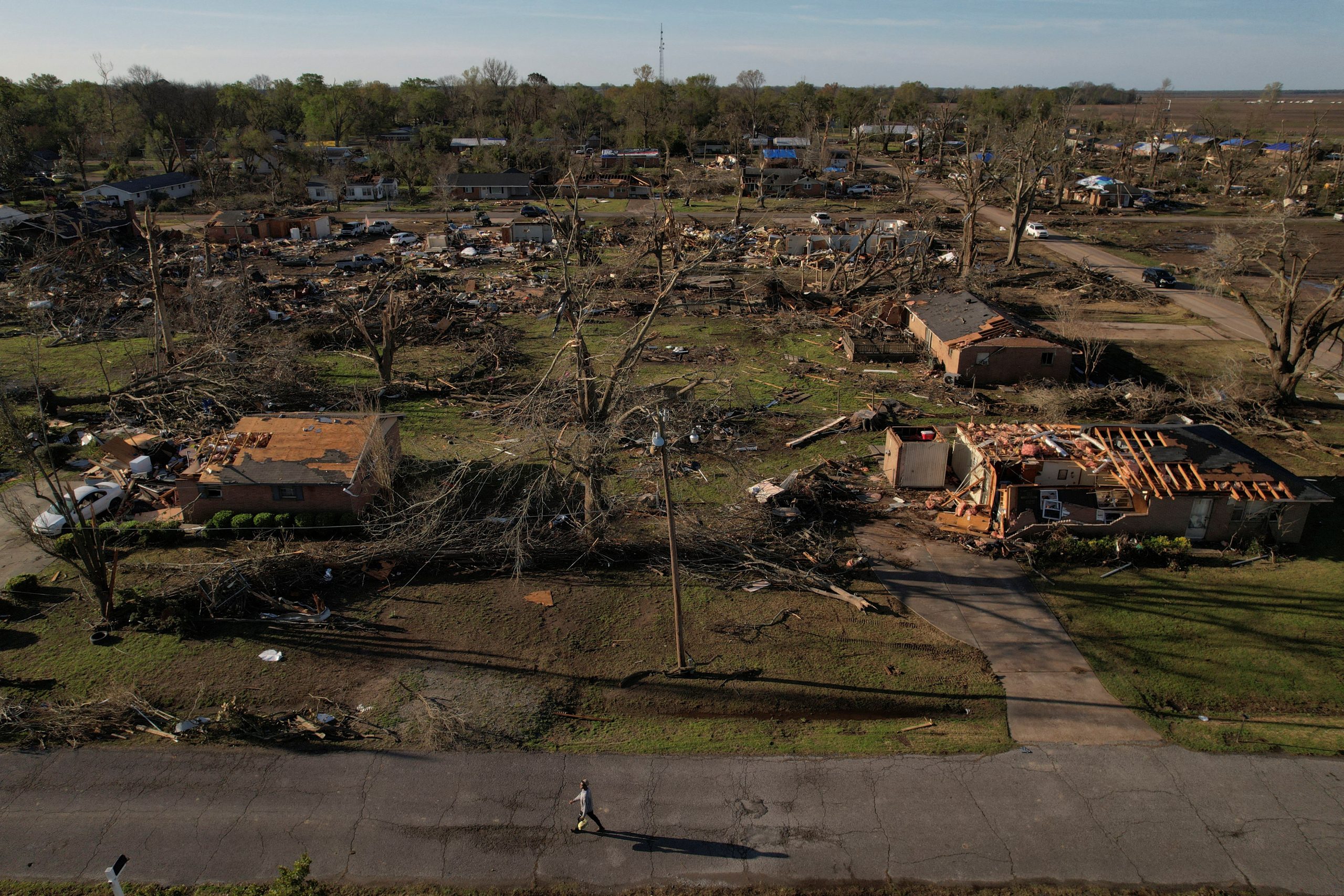 Tornado warning in Georgia after Mississippi sees 26 deaths