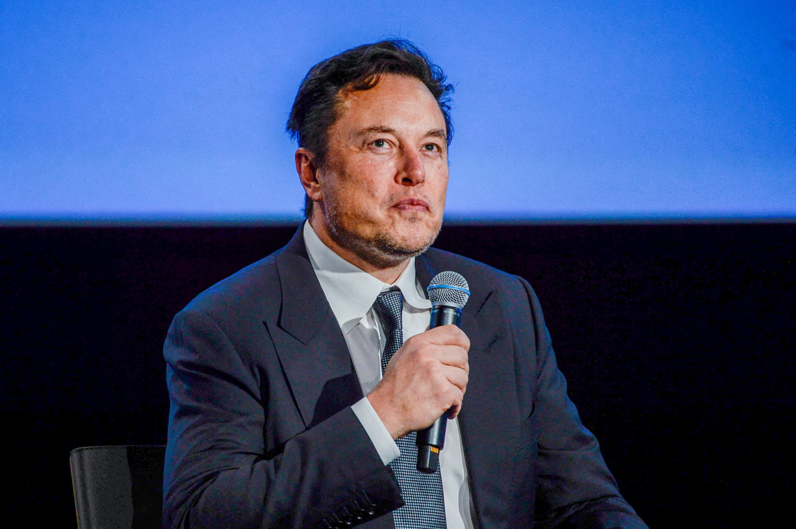 Musk’s journalism policies draw criticism from both sides