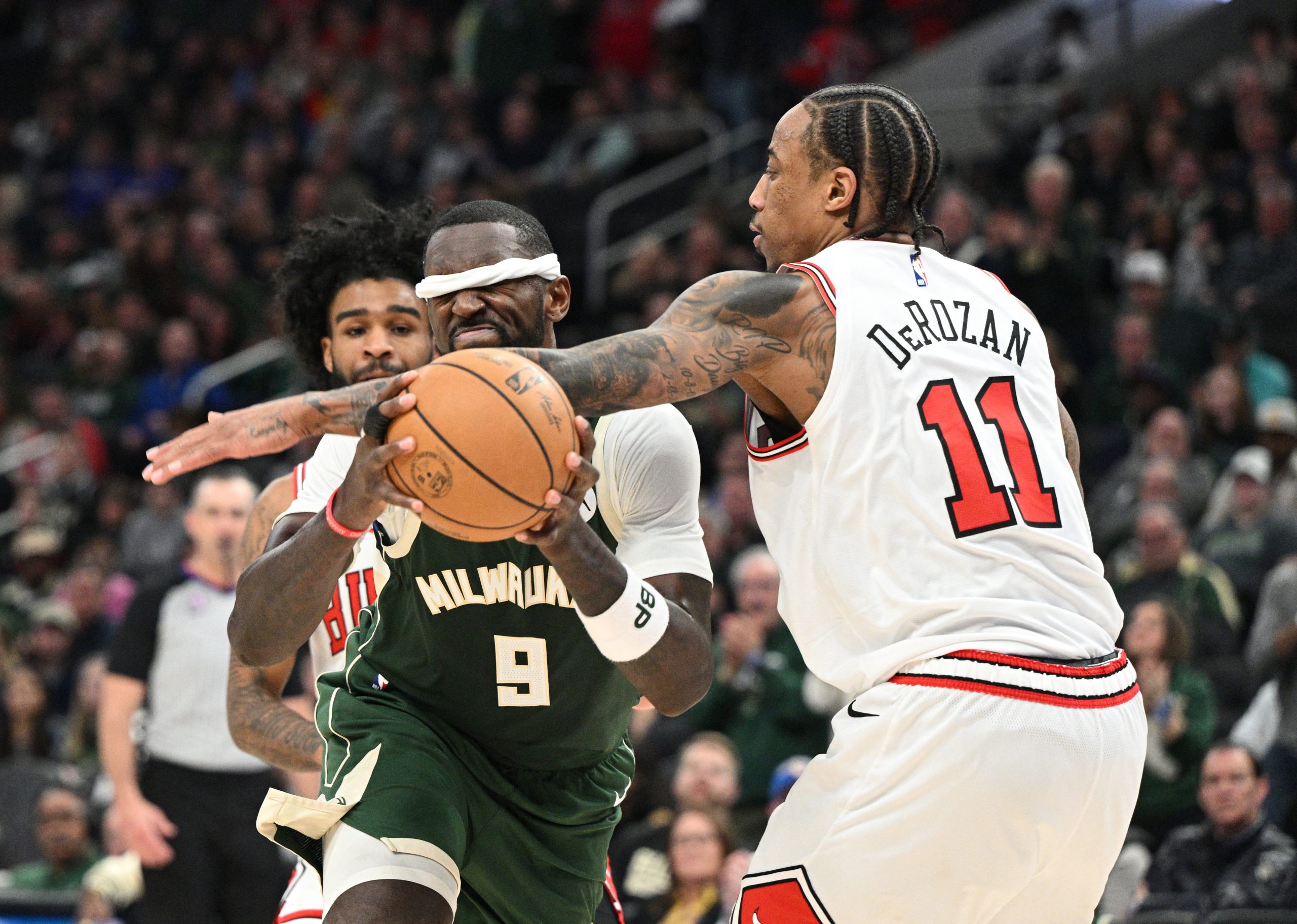 Bulls, Thunder stay alive in NBA playoffs with play-in wins