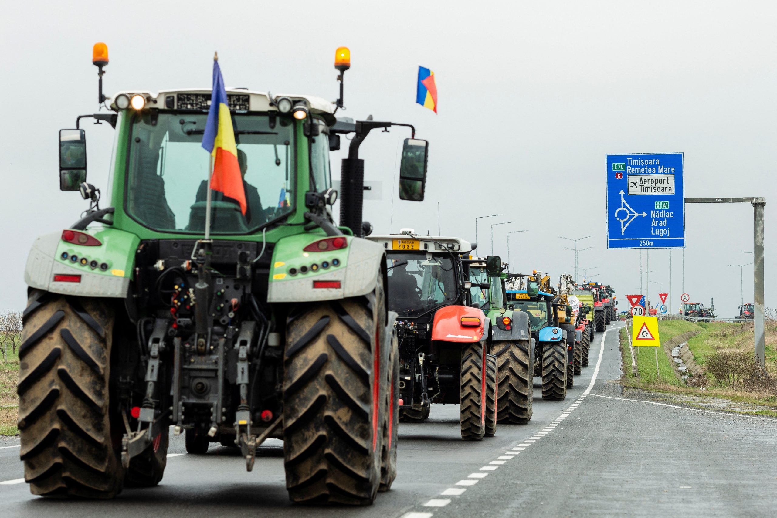 Romanian farmers block borders in protest over Ukrainian grain imports