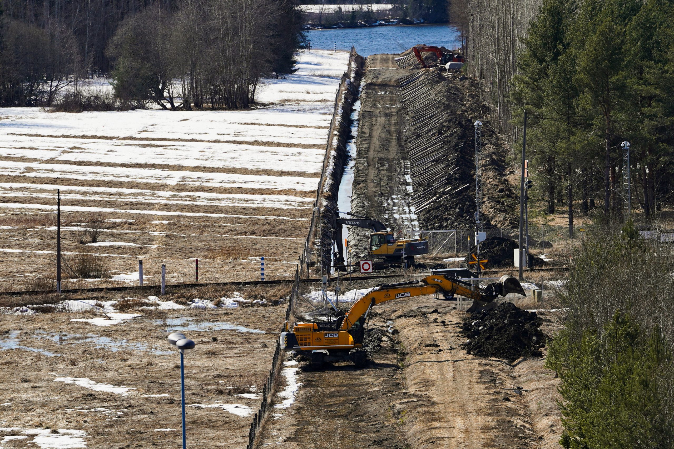 Fearing flood of illegal migrants, Finland begins construction of fence along Russian border