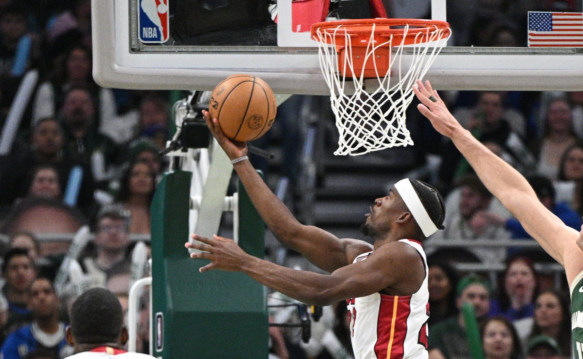 Jimmy Butler leads the Heat past the Celics in Game 1