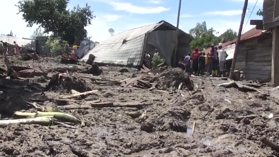 Corpses pile up after nearly 200 killed in Congo floods