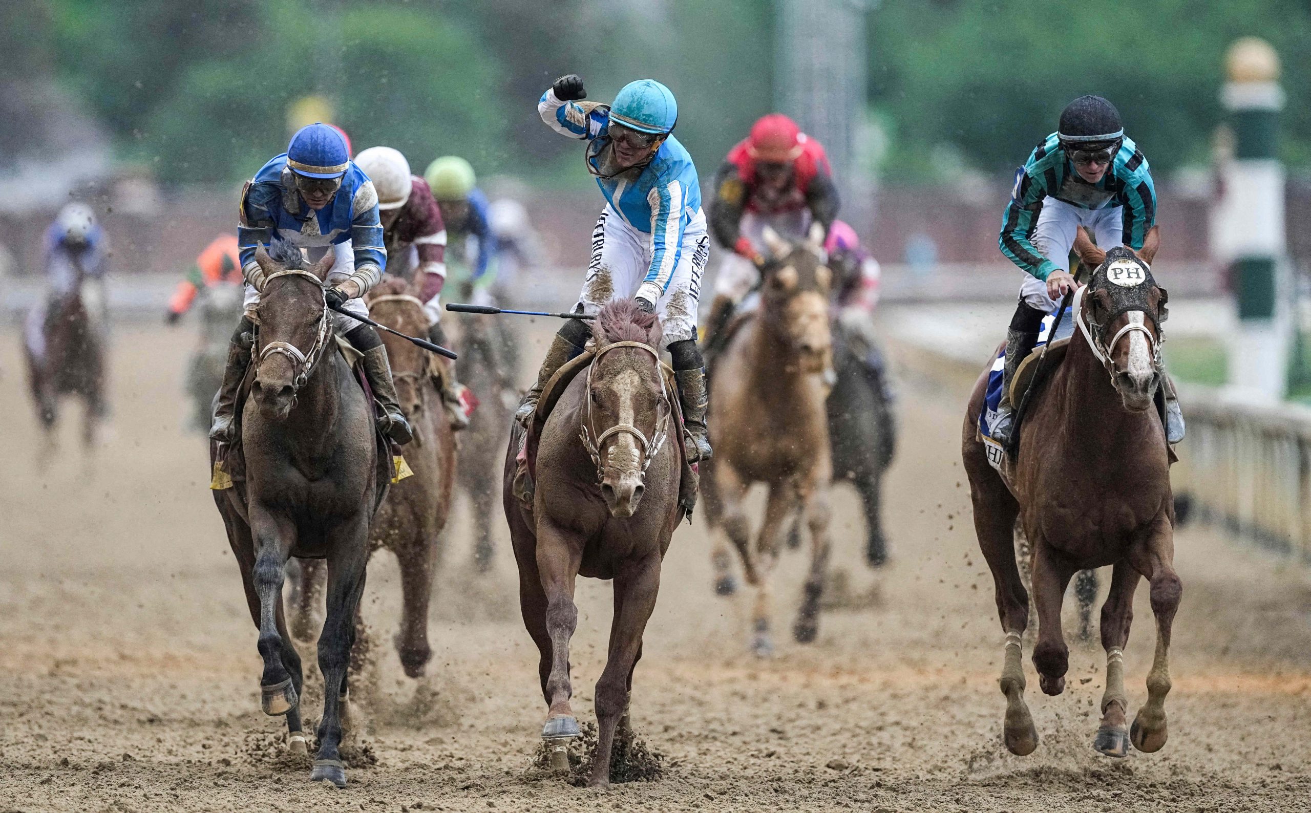 Horse racing-Mage sprints to victory at the Kentucky Derby