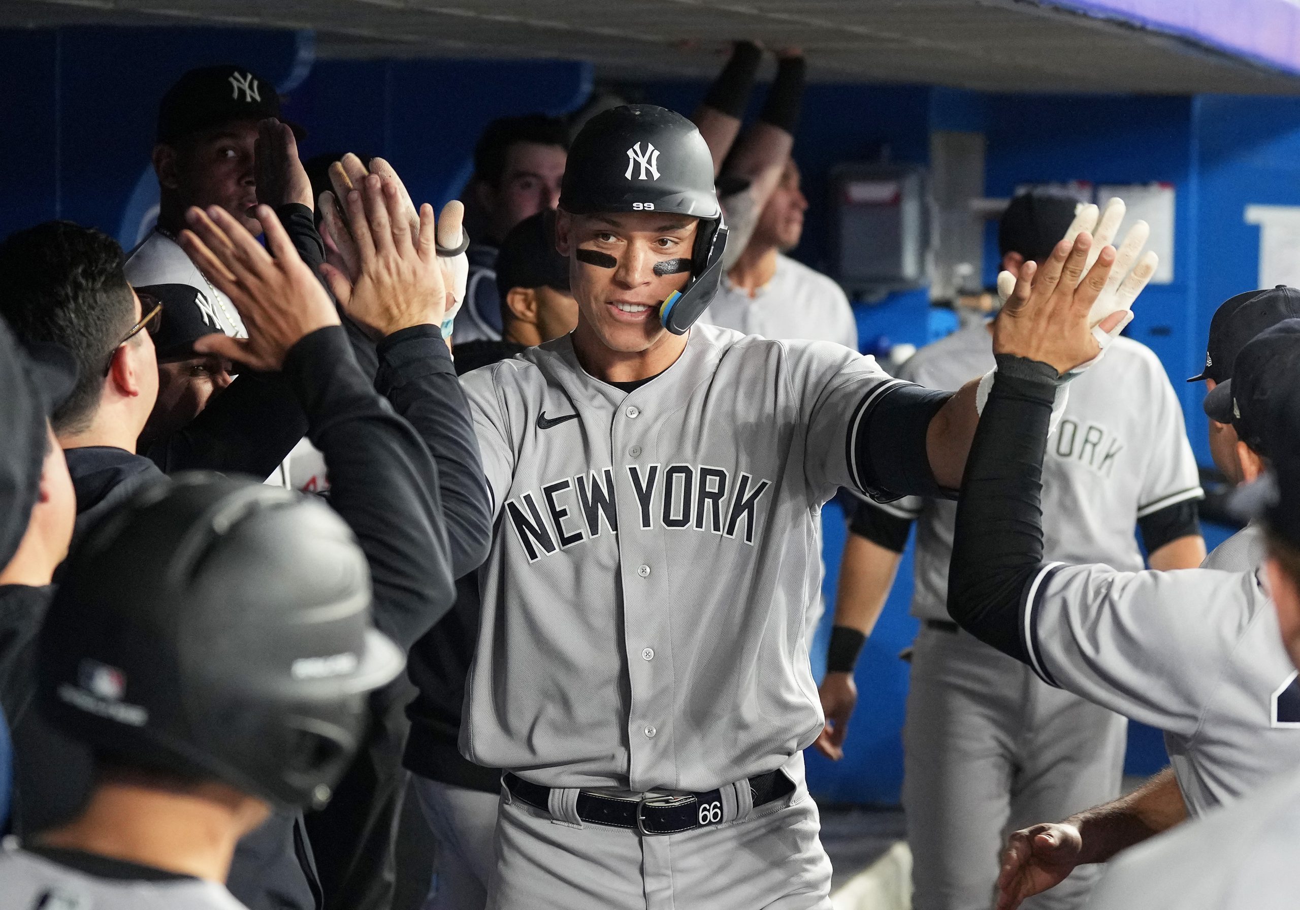 Aaron Judge’s wandering eyes spark controversy