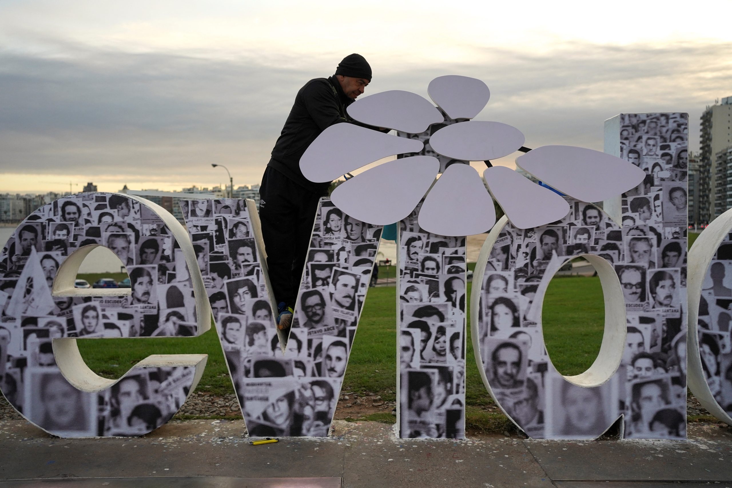 White daisies bloom in Uruguay’s streets, in memory of dictatorship missing