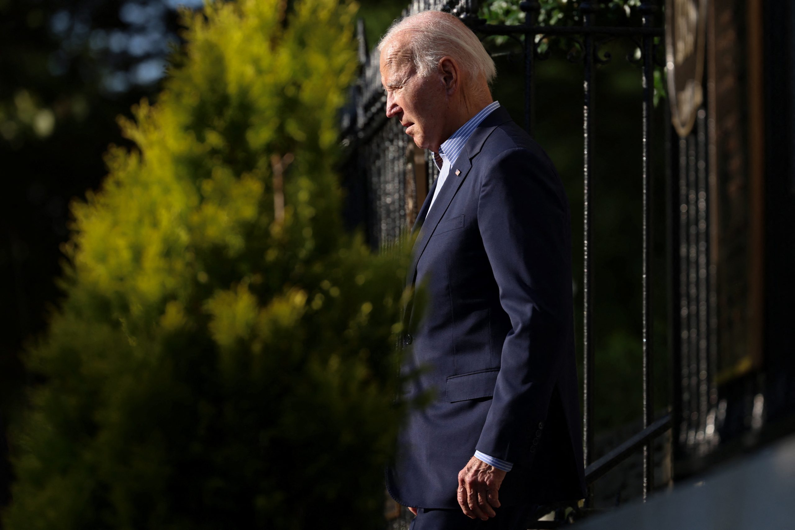 Judge blocks Biden asylum rule